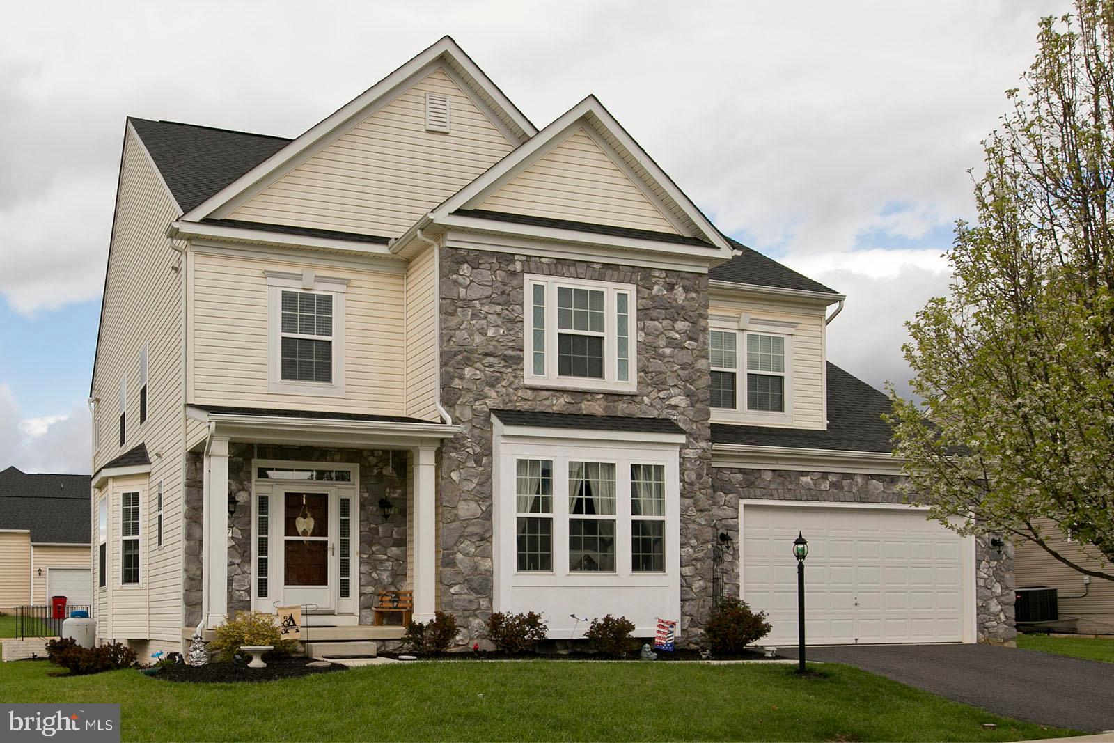 LAKELAND PLACE - Residential