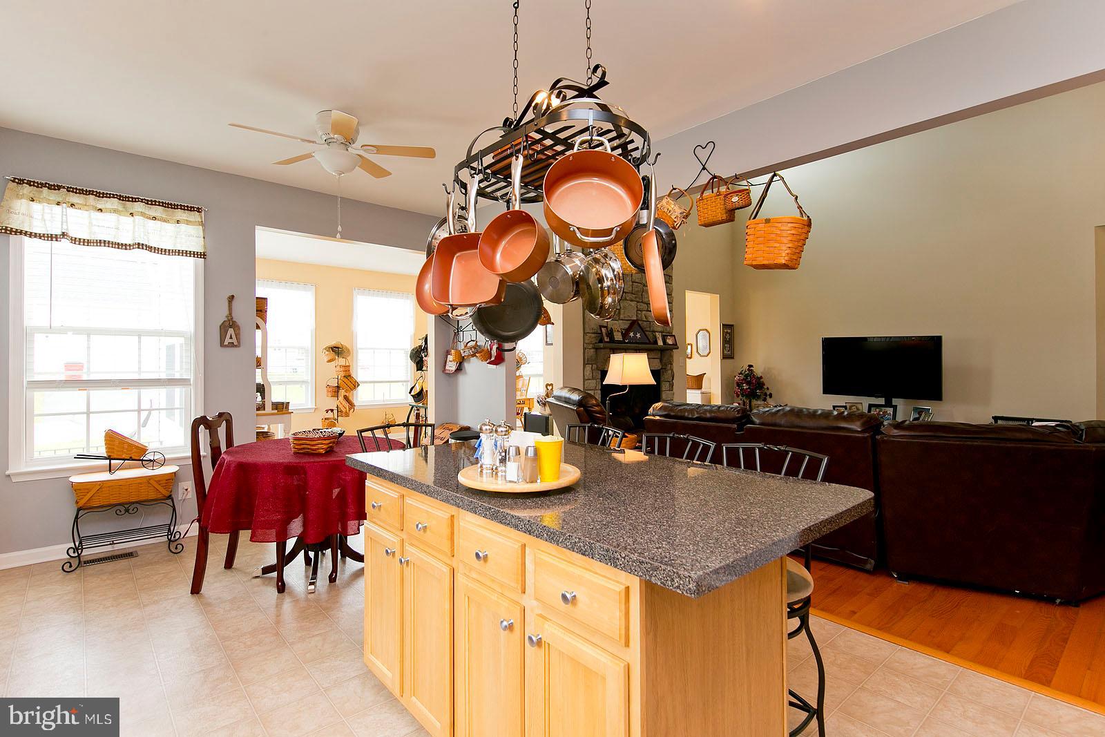 LAKELAND PLACE - Residential