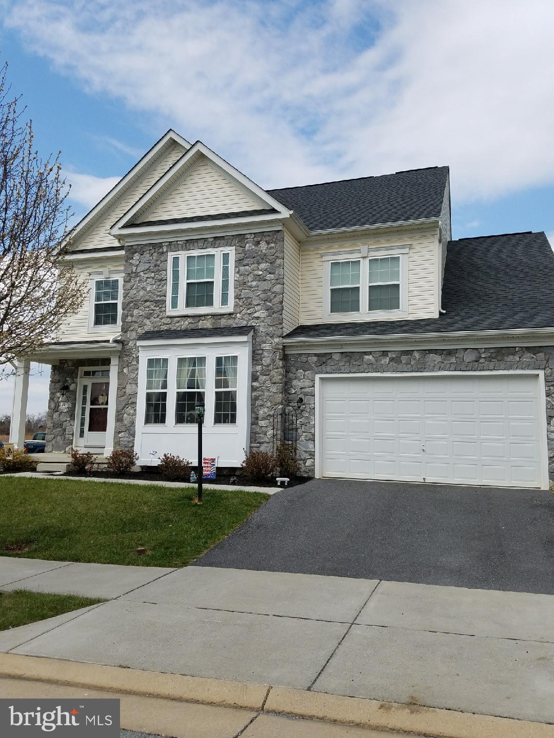 LAKELAND PLACE - Residential