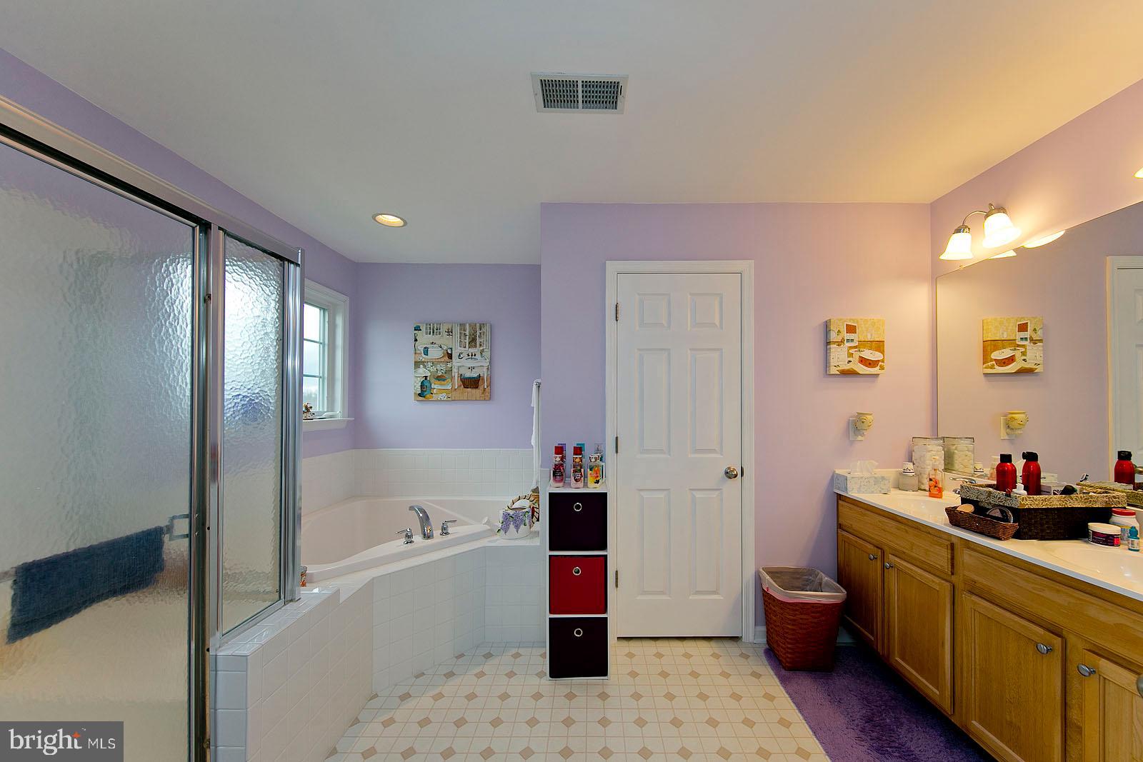 LAKELAND PLACE - Residential