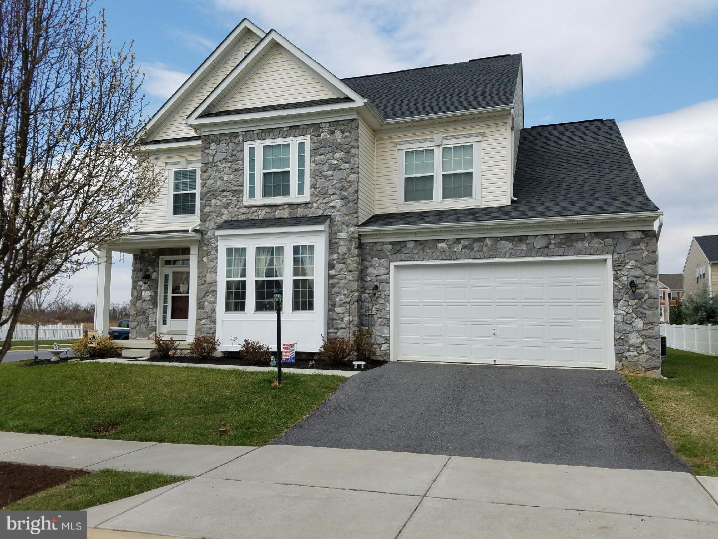 LAKELAND PLACE - Residential