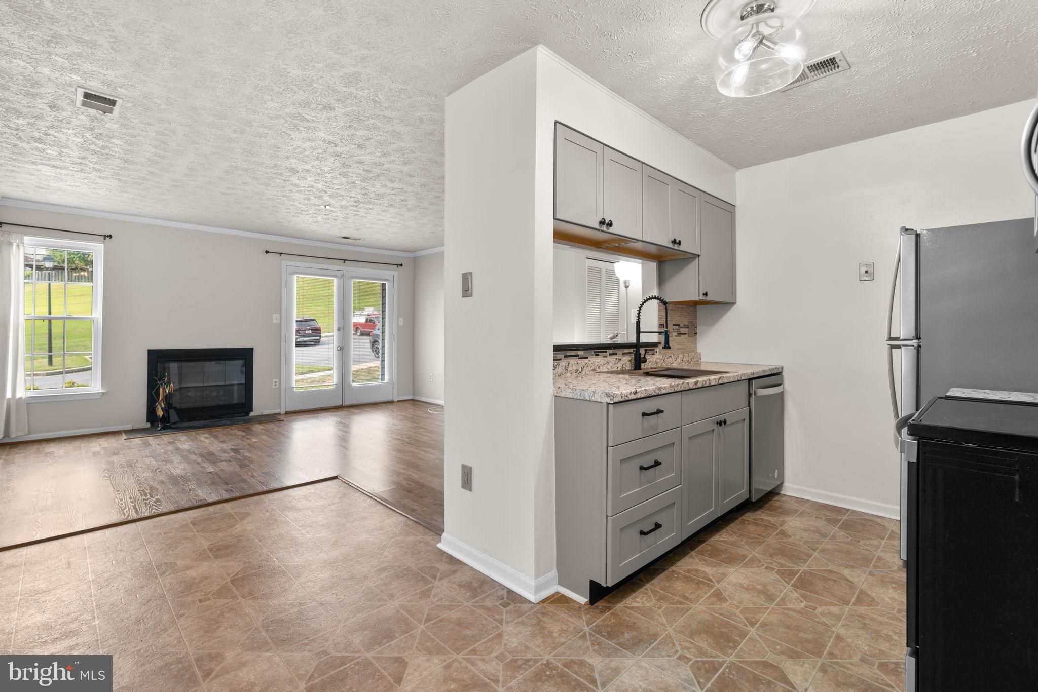 ROCKBURN COMMONS - Residential