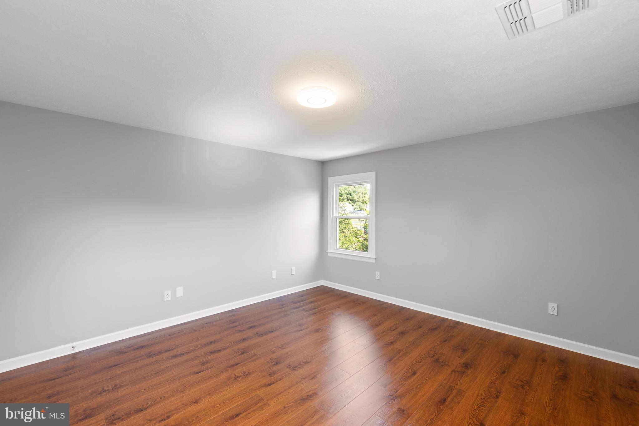 SPRING HOLLOW ESTATES - Residential