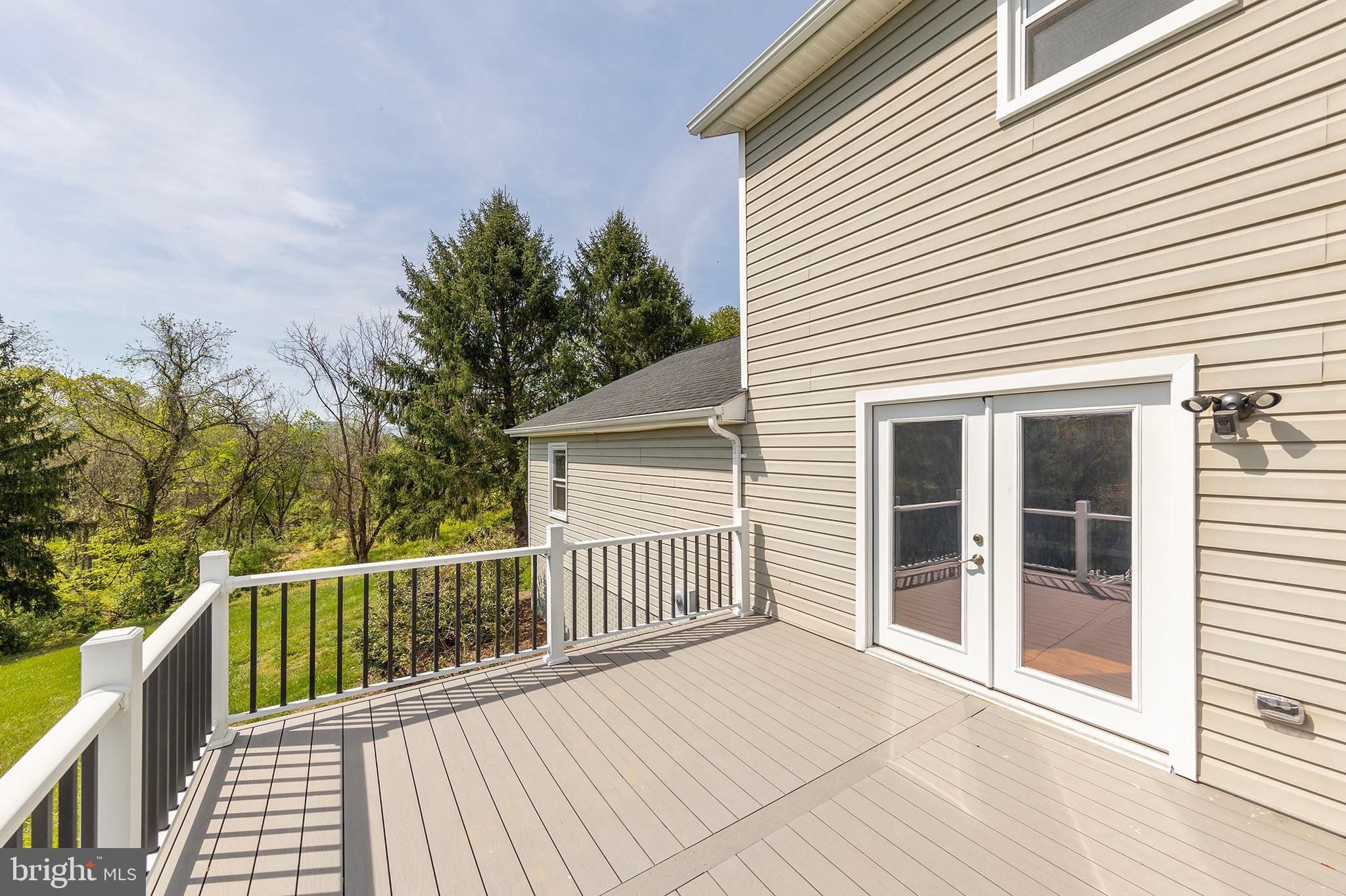 SPRING HOLLOW ESTATES - Residential