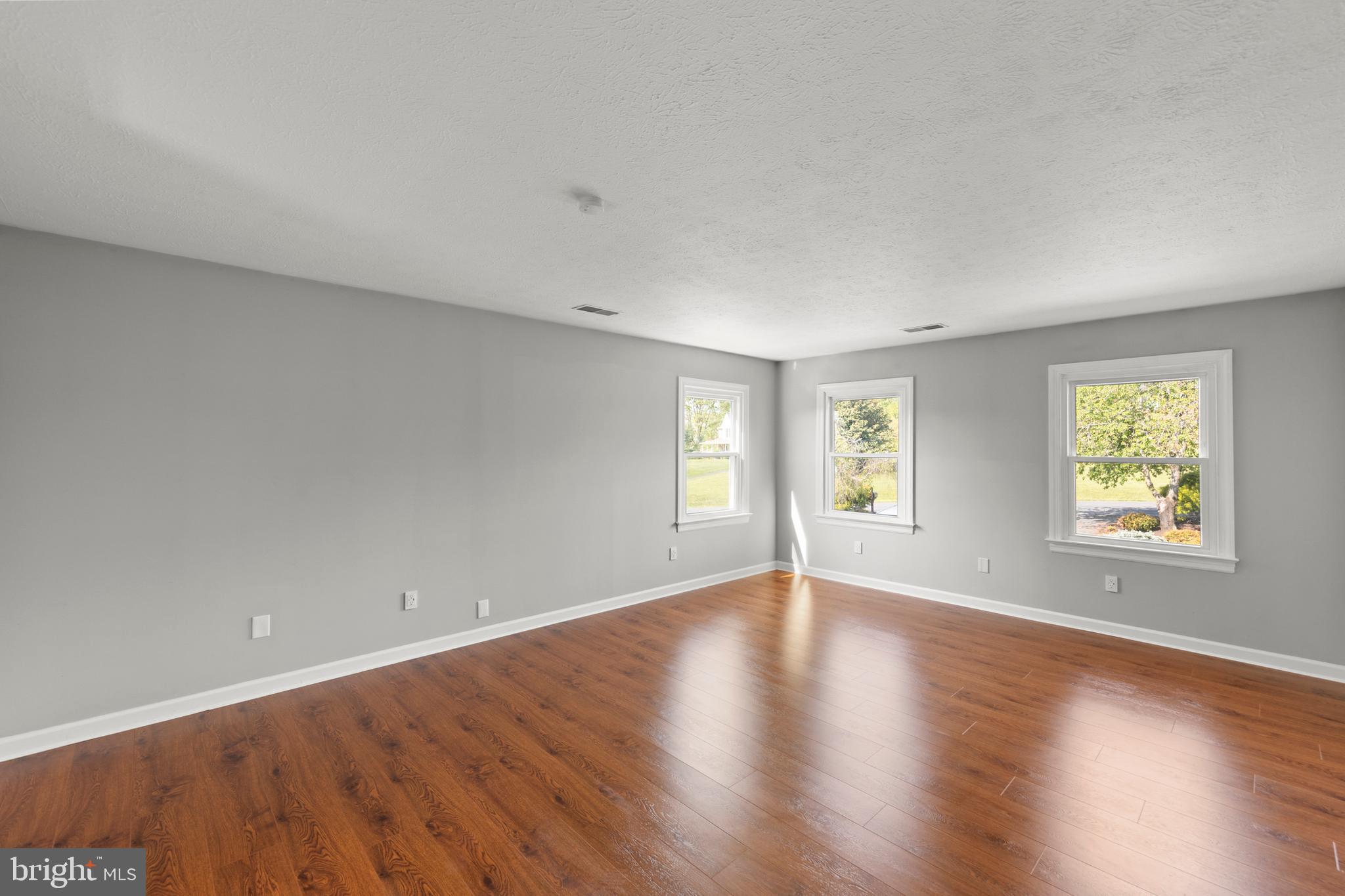 SPRING HOLLOW ESTATES - Residential