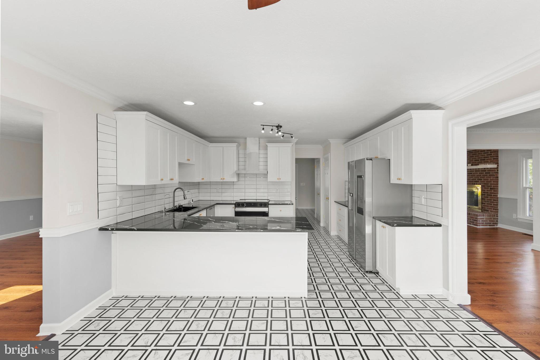 SPRING HOLLOW ESTATES - Residential