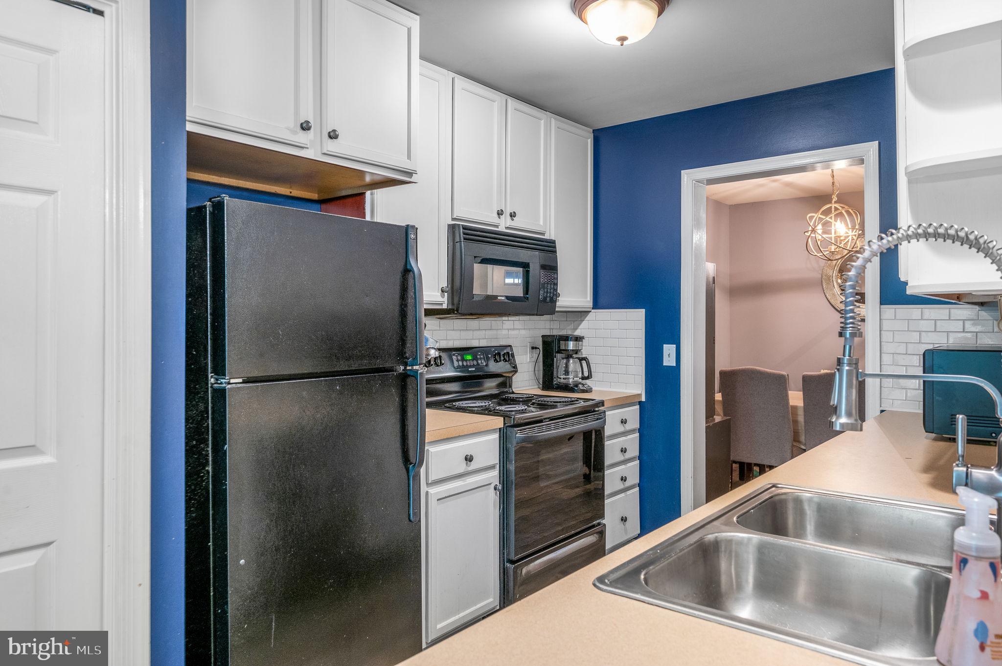 RASPBERRY HILL COMMONS - Residential