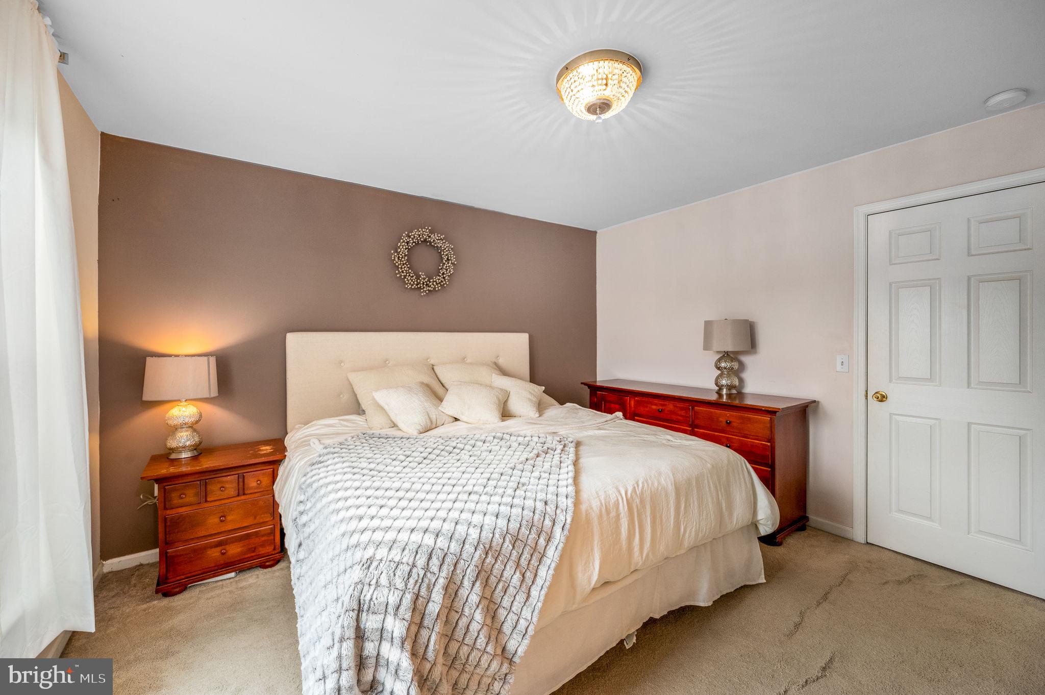 RASPBERRY HILL COMMONS - Residential