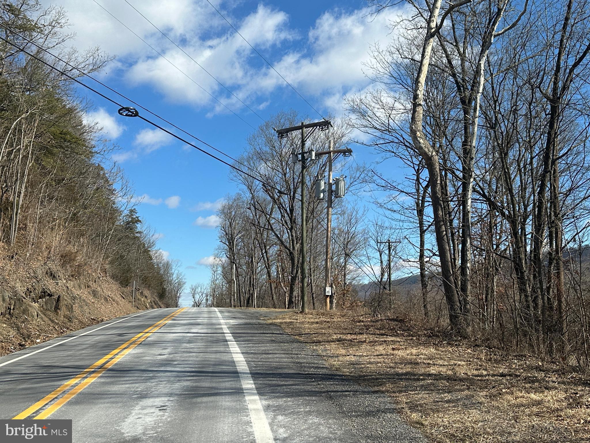 NORTH RIVER RUN - Land