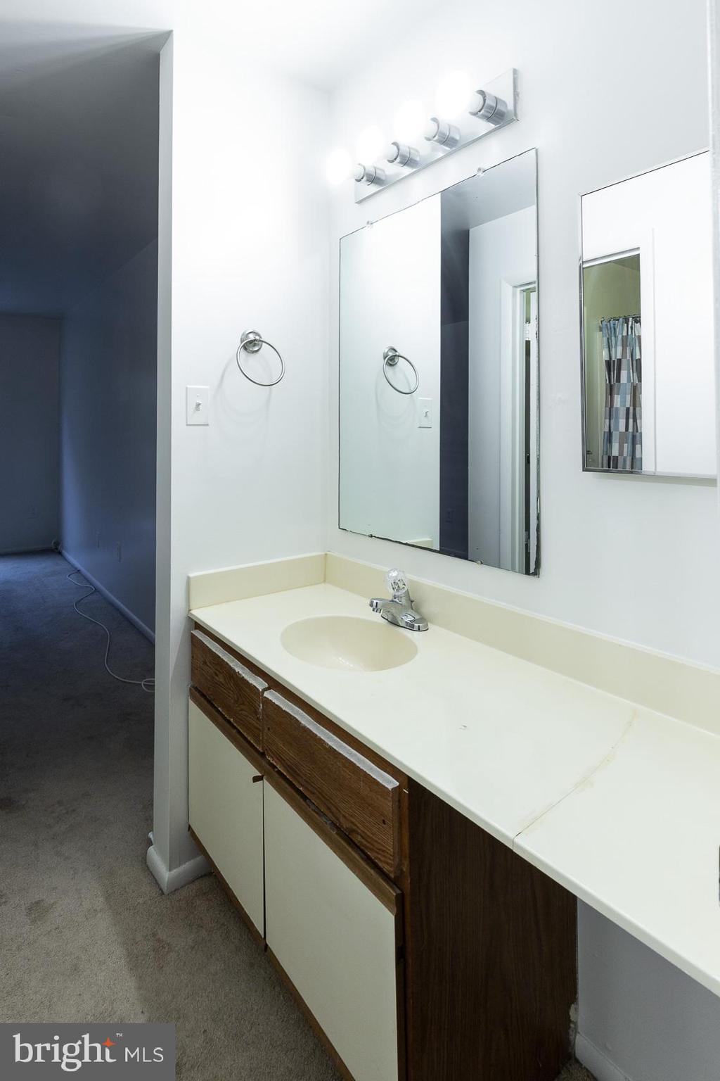 ASHLAR HILL CT. - Residential Lease