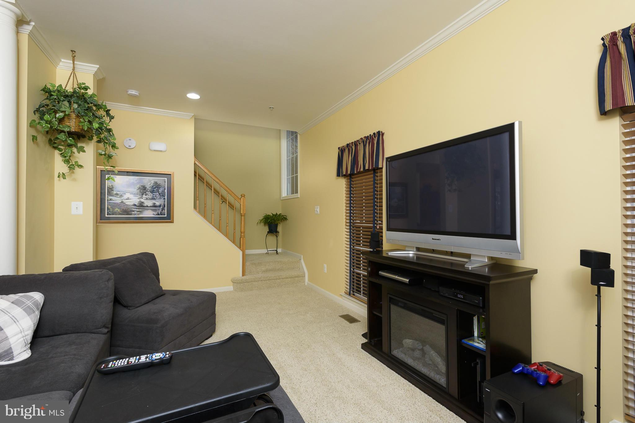 CROFTON MANOR - Residential