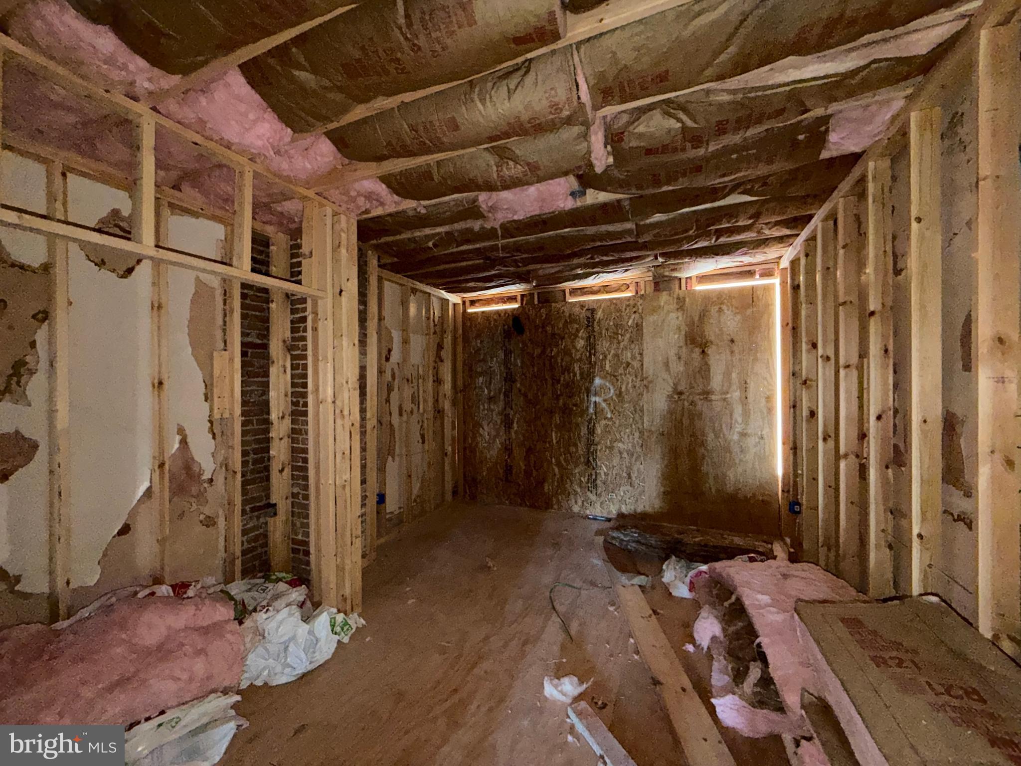 BROADWAY EAST - Residential