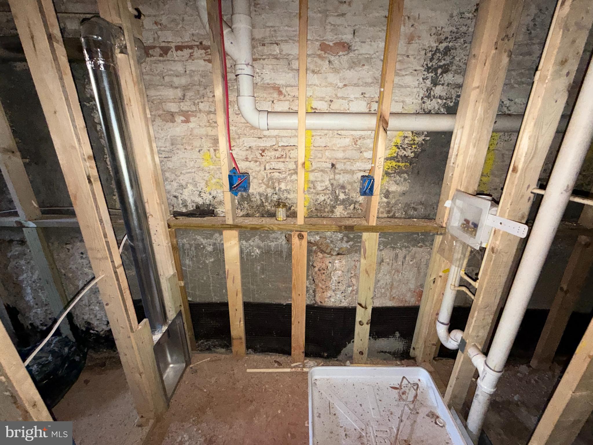 BROADWAY EAST - Residential