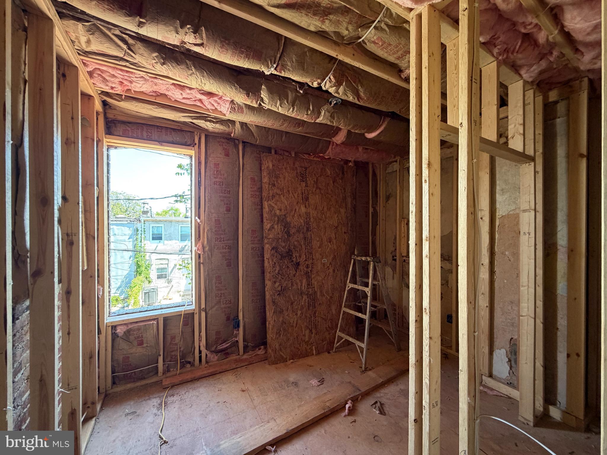 BROADWAY EAST - Residential