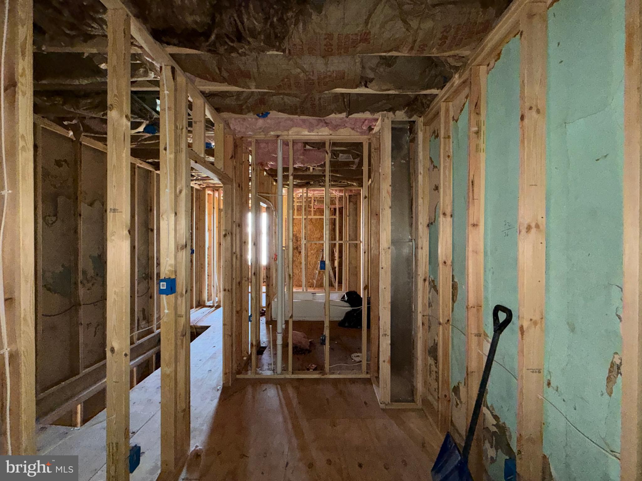 BROADWAY EAST - Residential