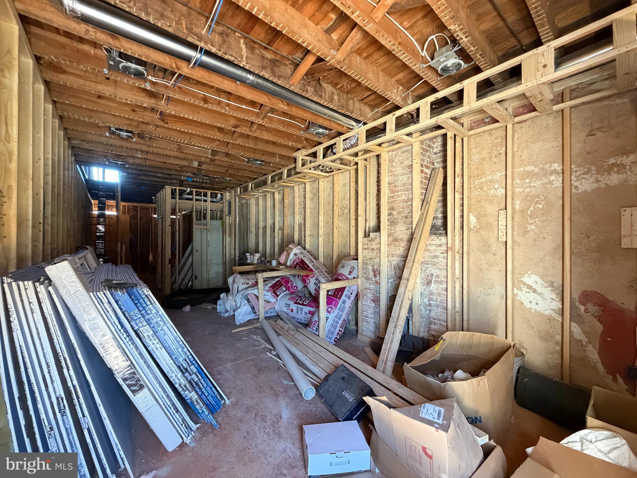 BROADWAY EAST - Residential