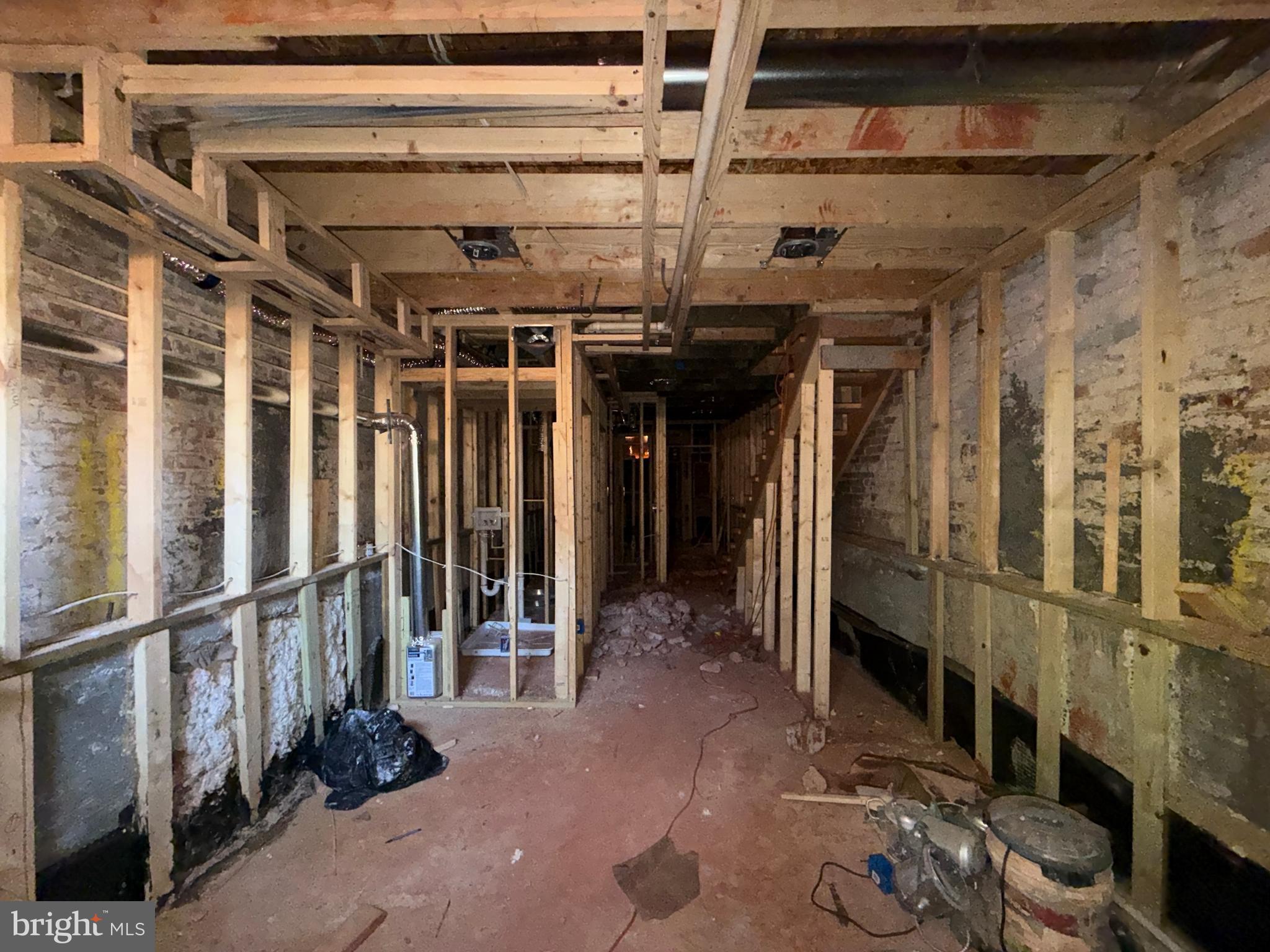 BROADWAY EAST - Residential