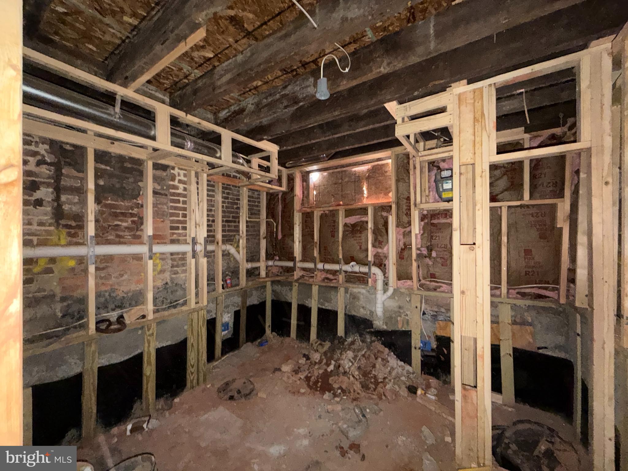 BROADWAY EAST - Residential