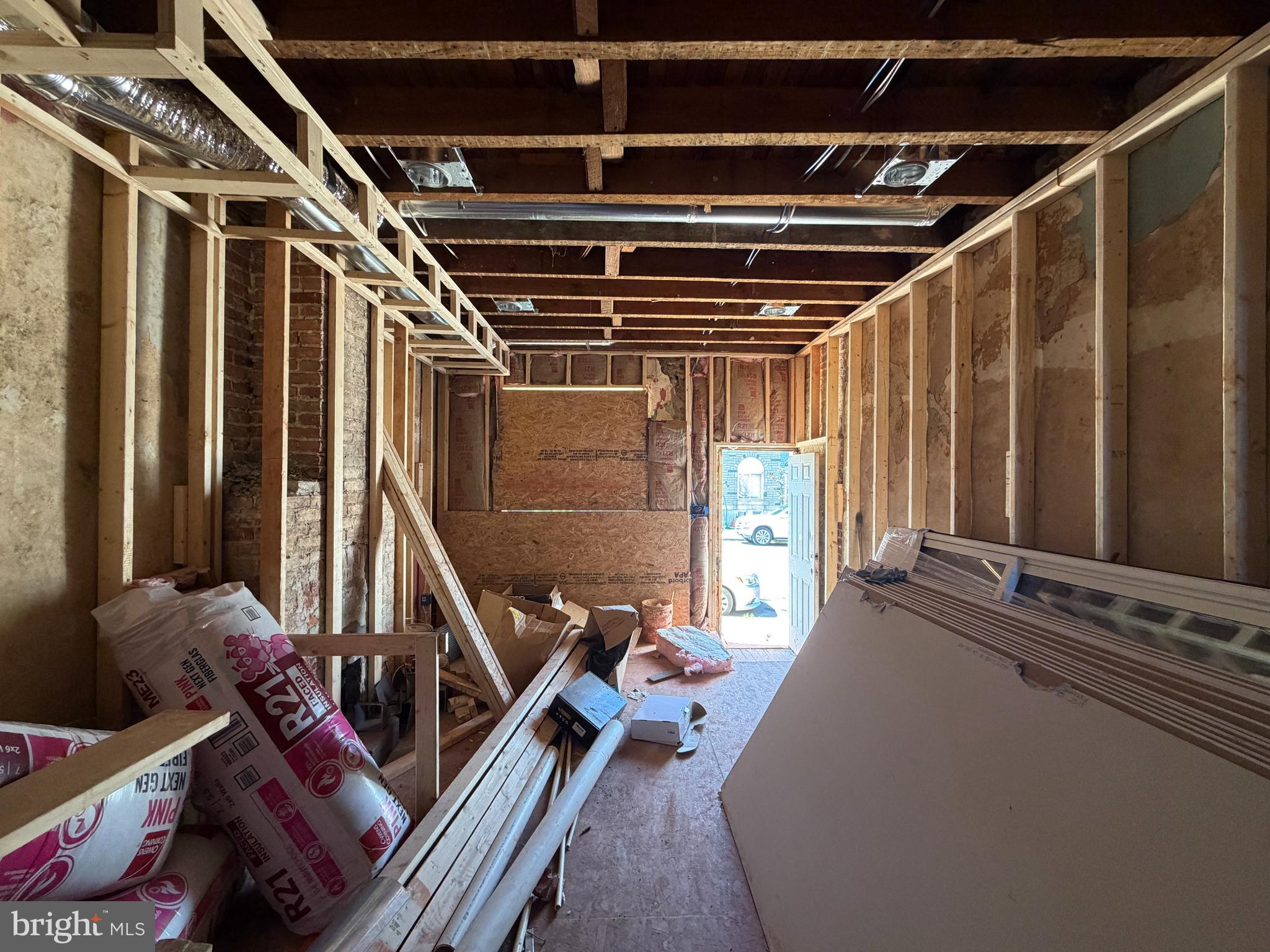 BROADWAY EAST - Residential