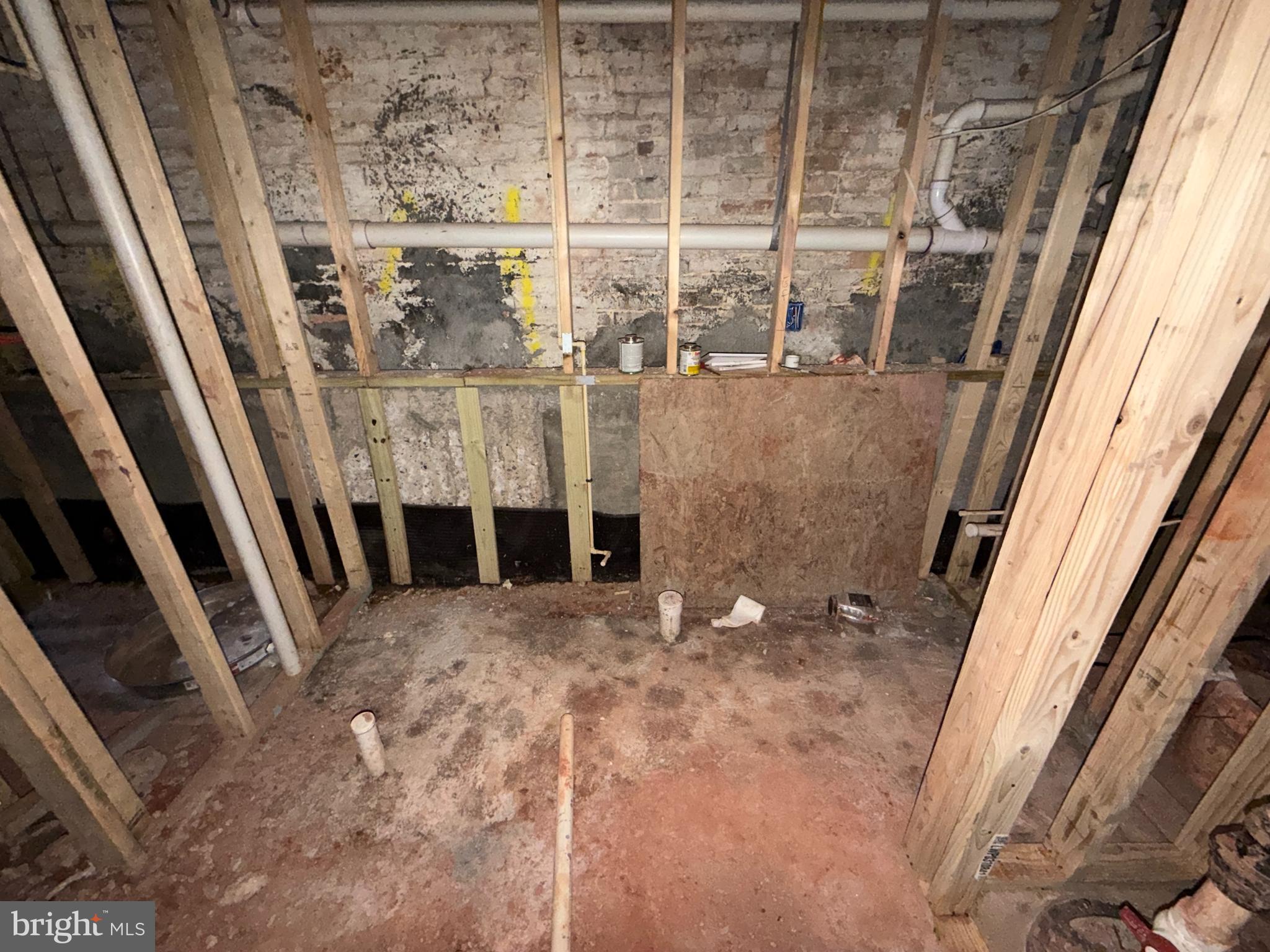 BROADWAY EAST - Residential