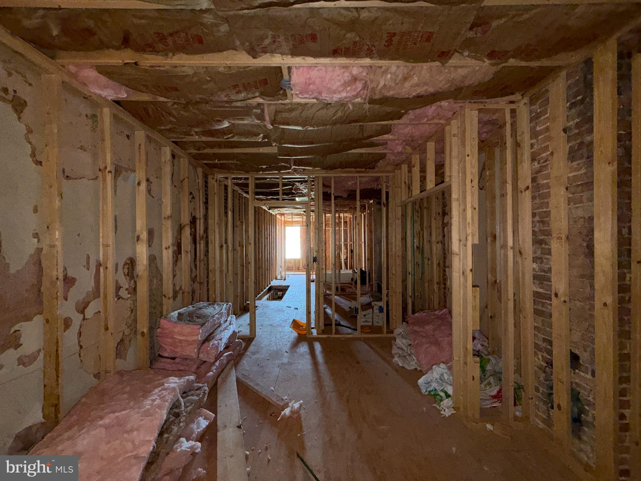 BROADWAY EAST - Residential