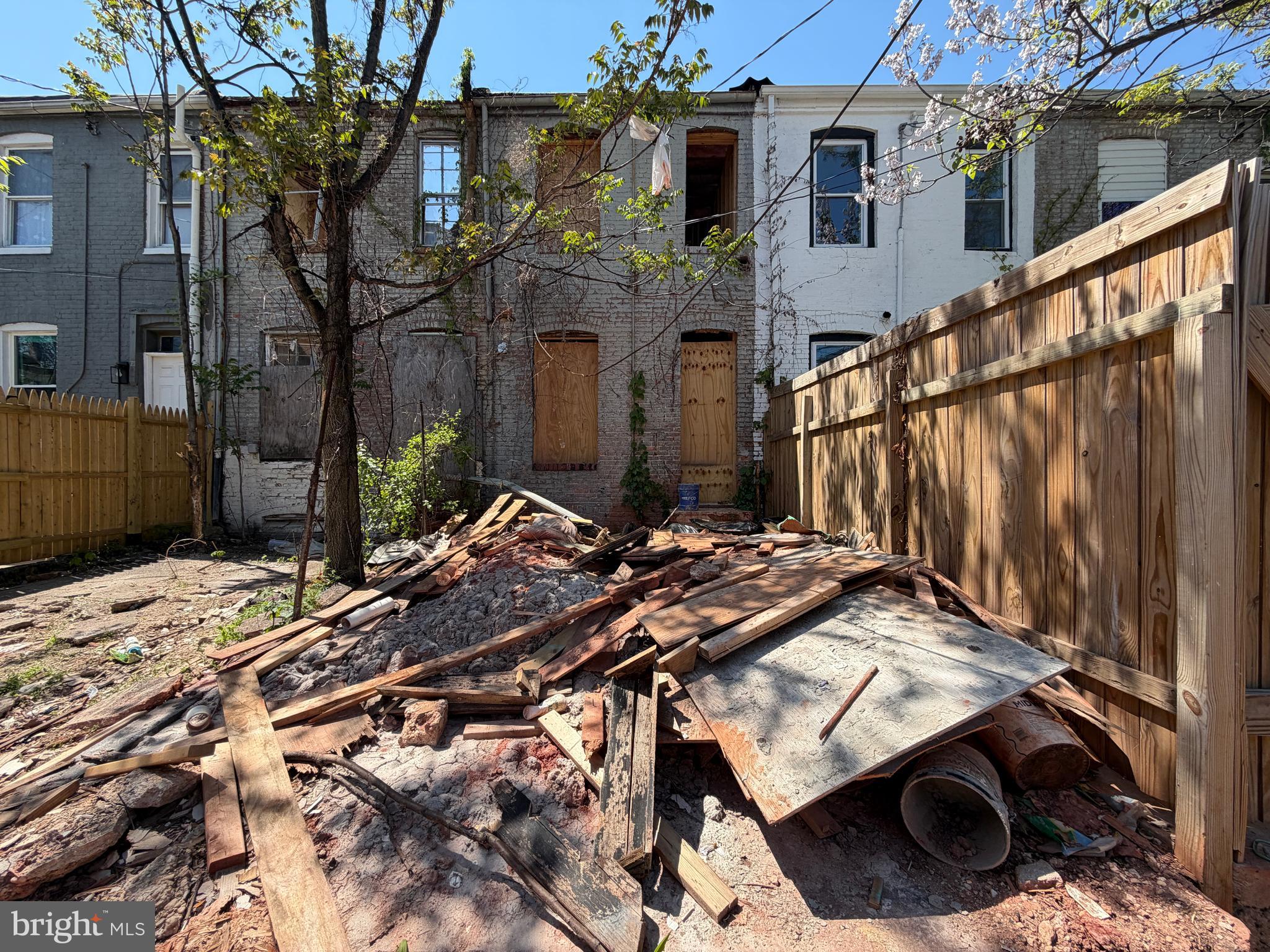 BROADWAY EAST - Residential