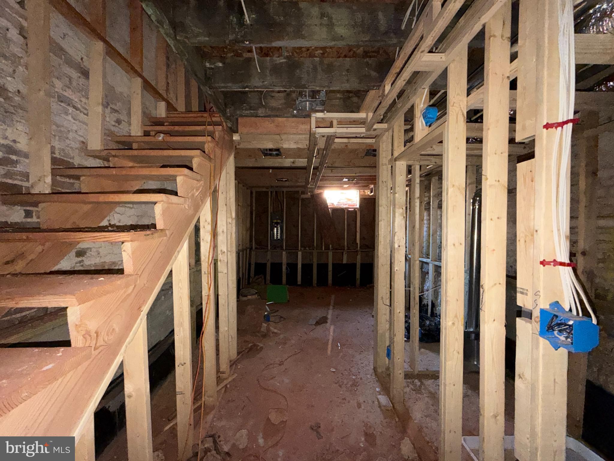 BROADWAY EAST - Residential