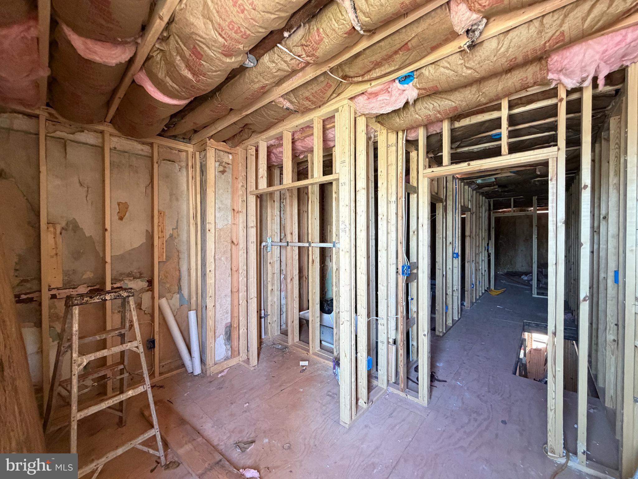 BROADWAY EAST - Residential