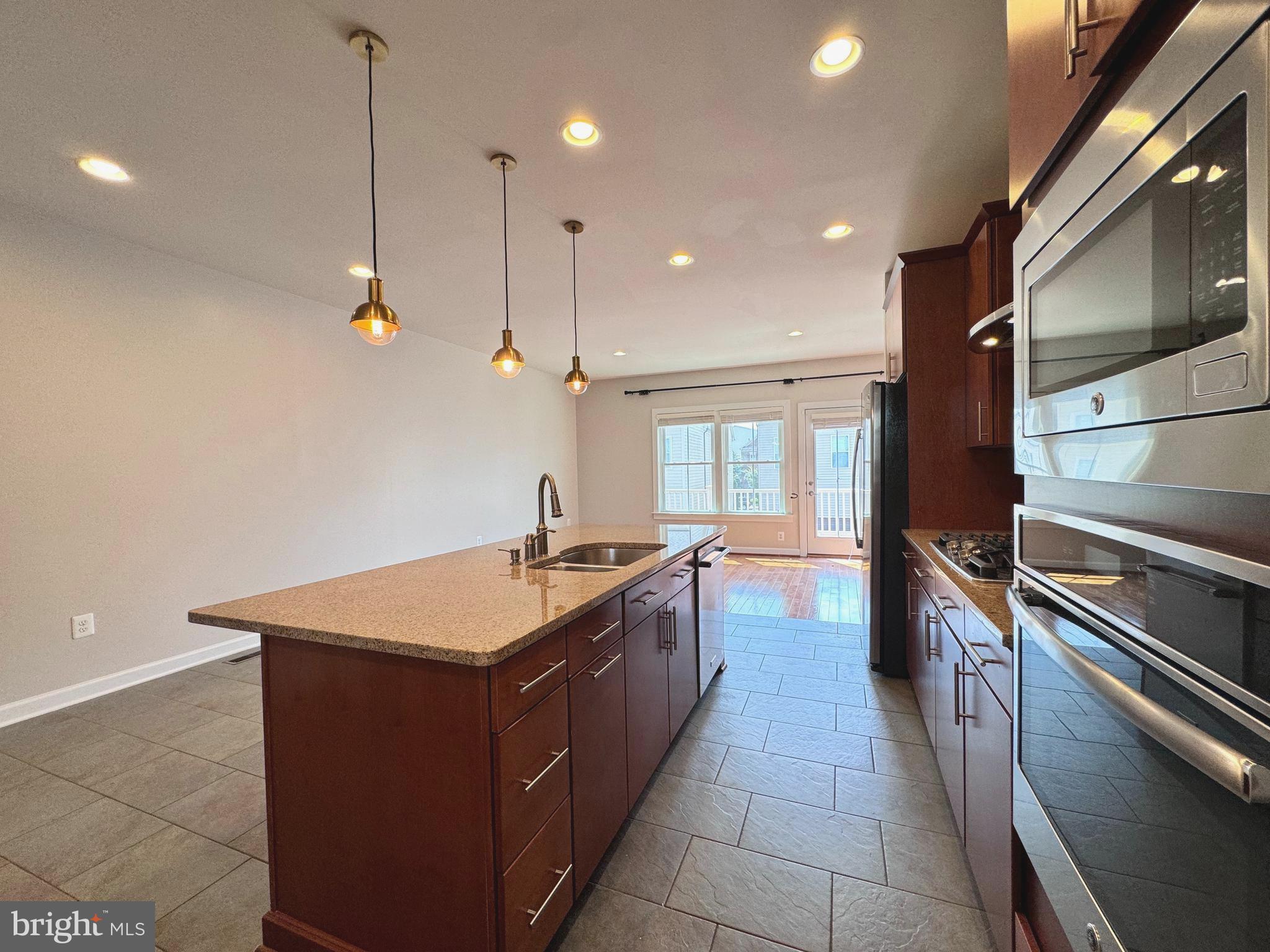 ONE LOUDOUN - Residential Lease