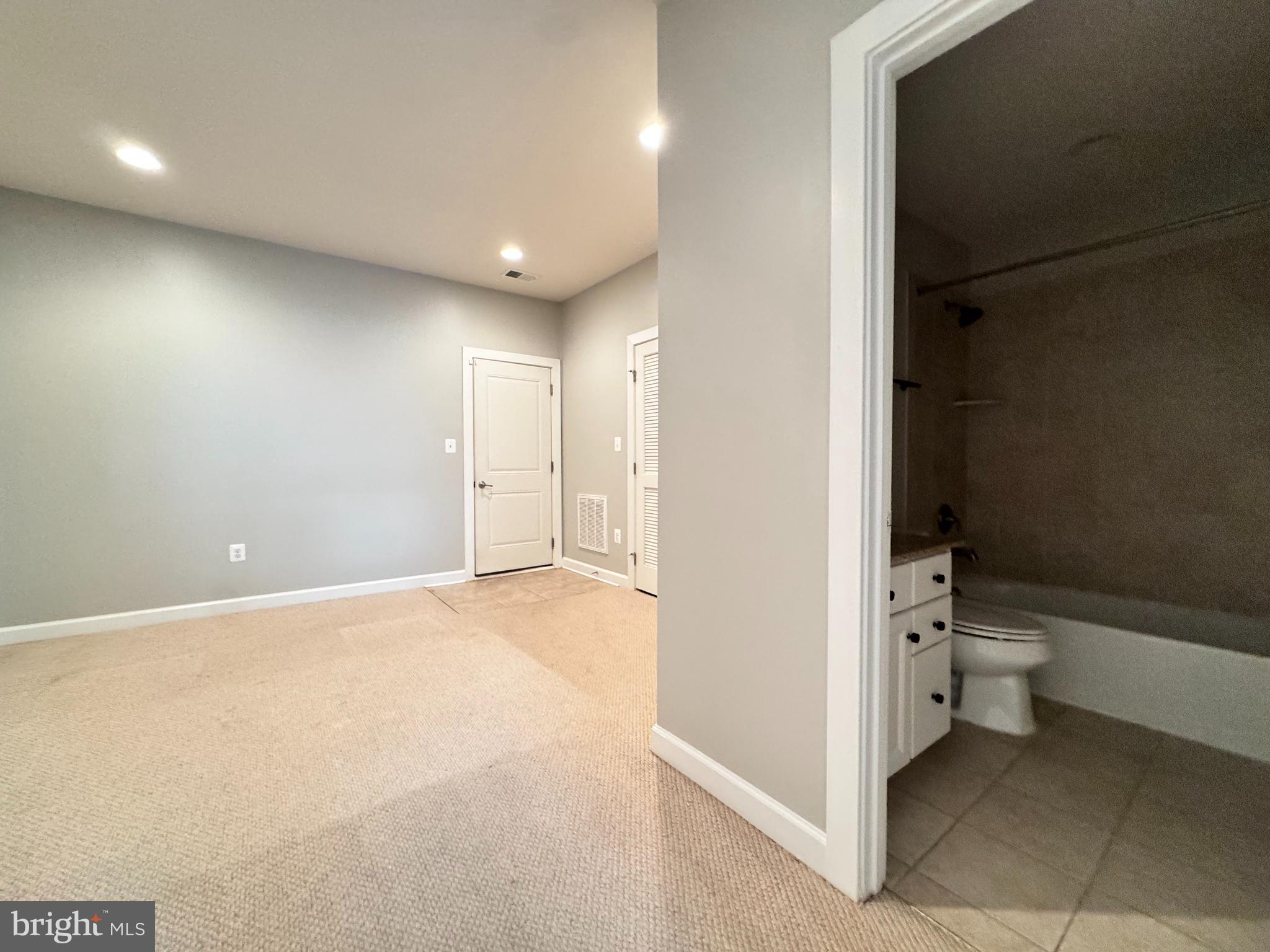 ONE LOUDOUN - Residential Lease