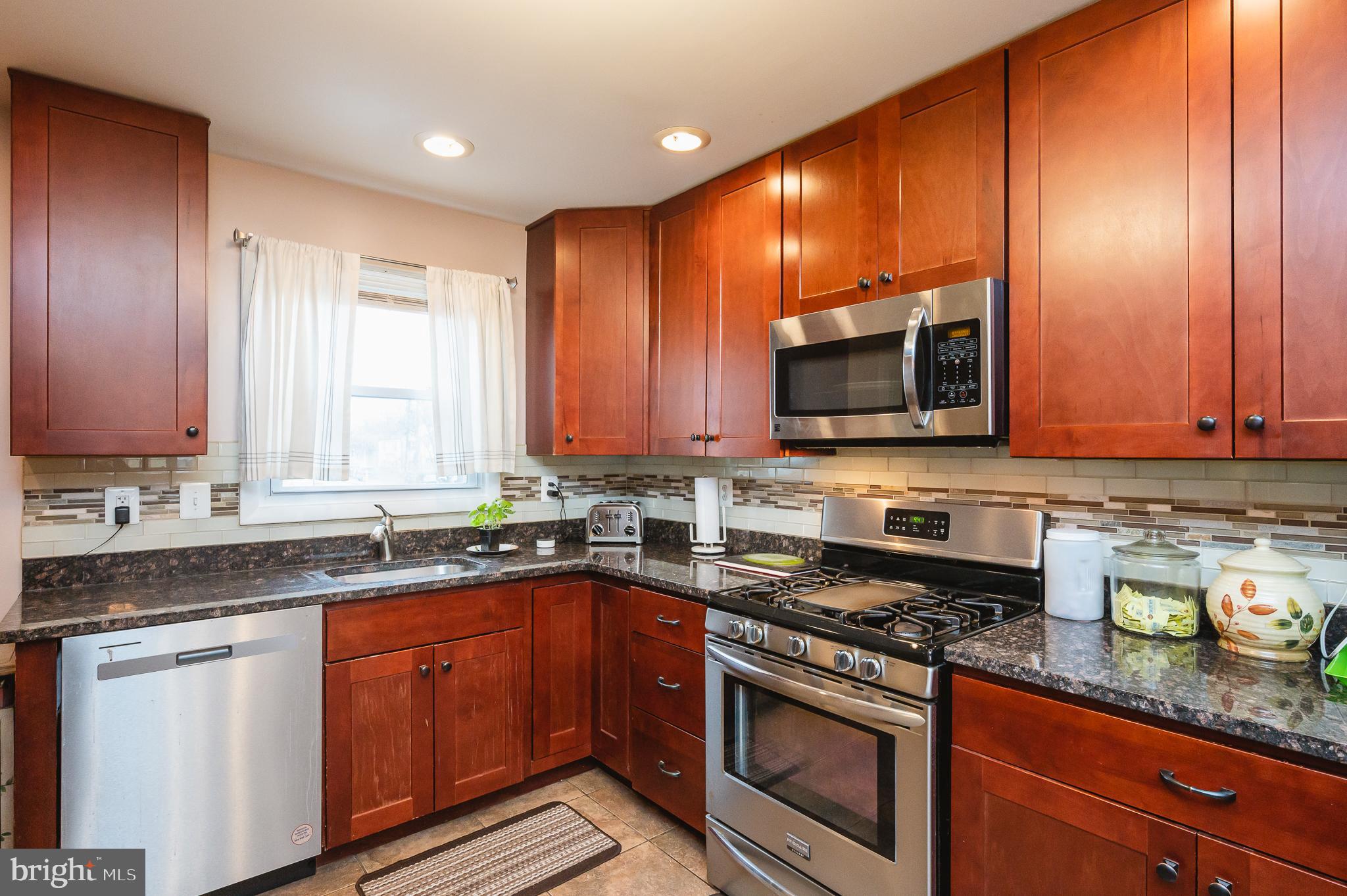 MIS-JAN ESTATES - Residential