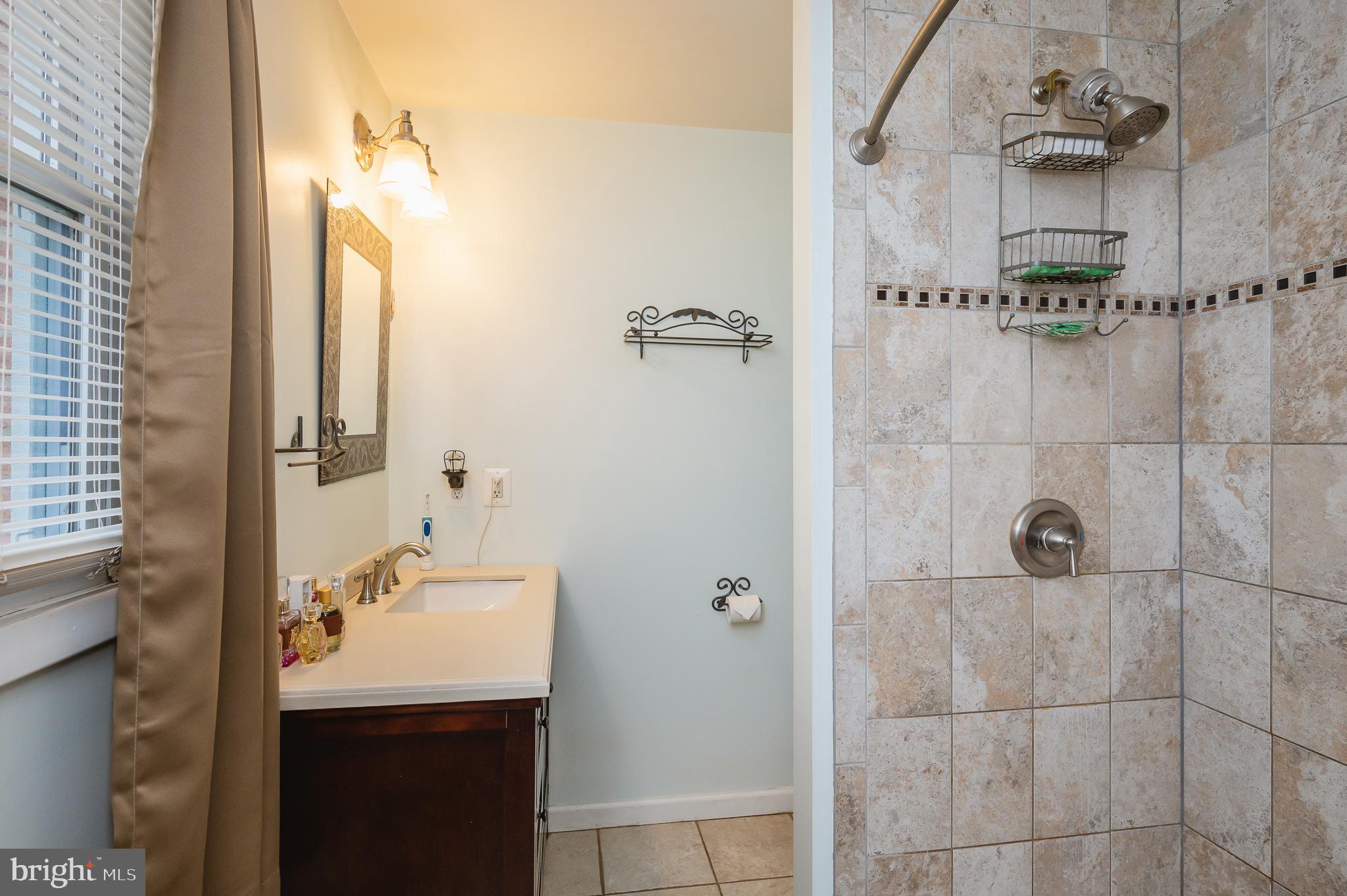 MIS-JAN ESTATES - Residential