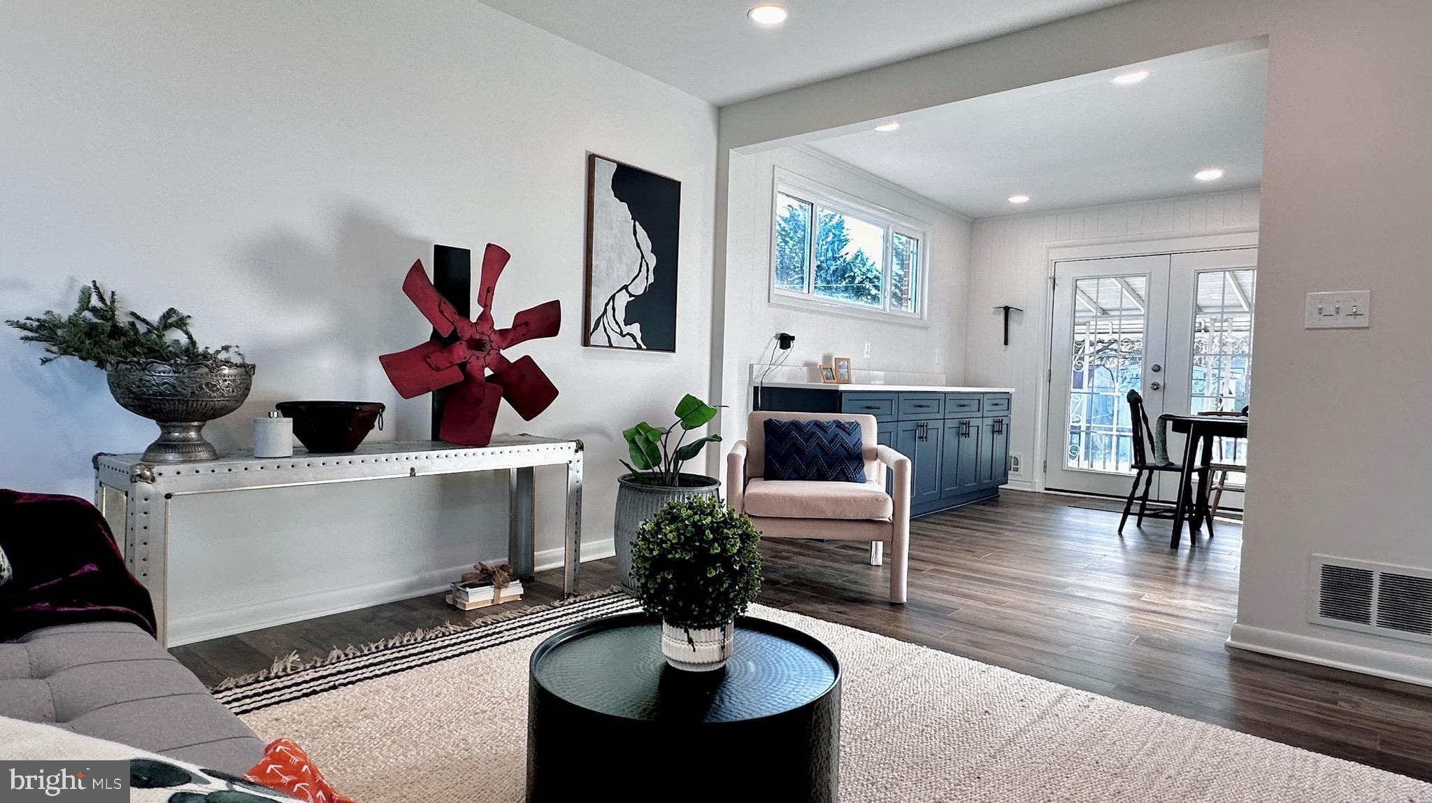 HARWOOD MANOR - Residential