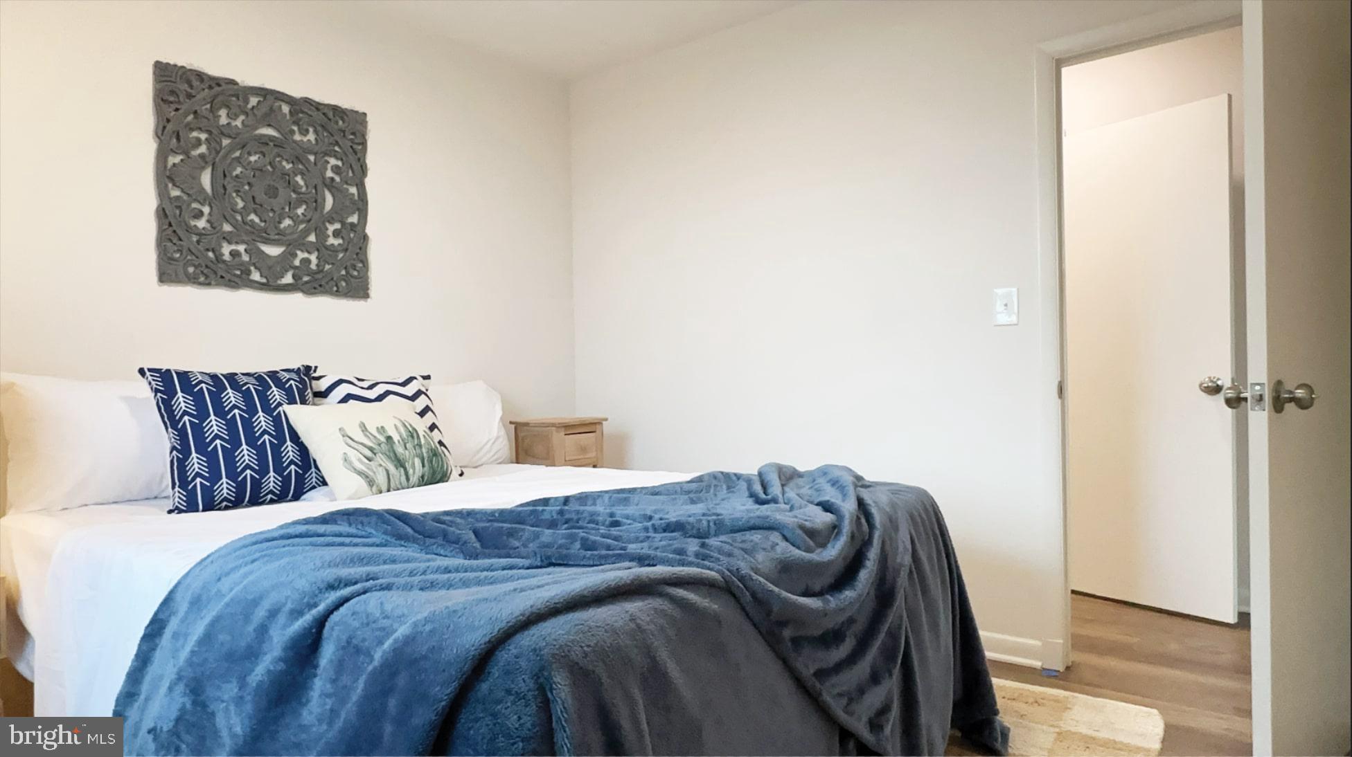 HARWOOD MANOR - Residential