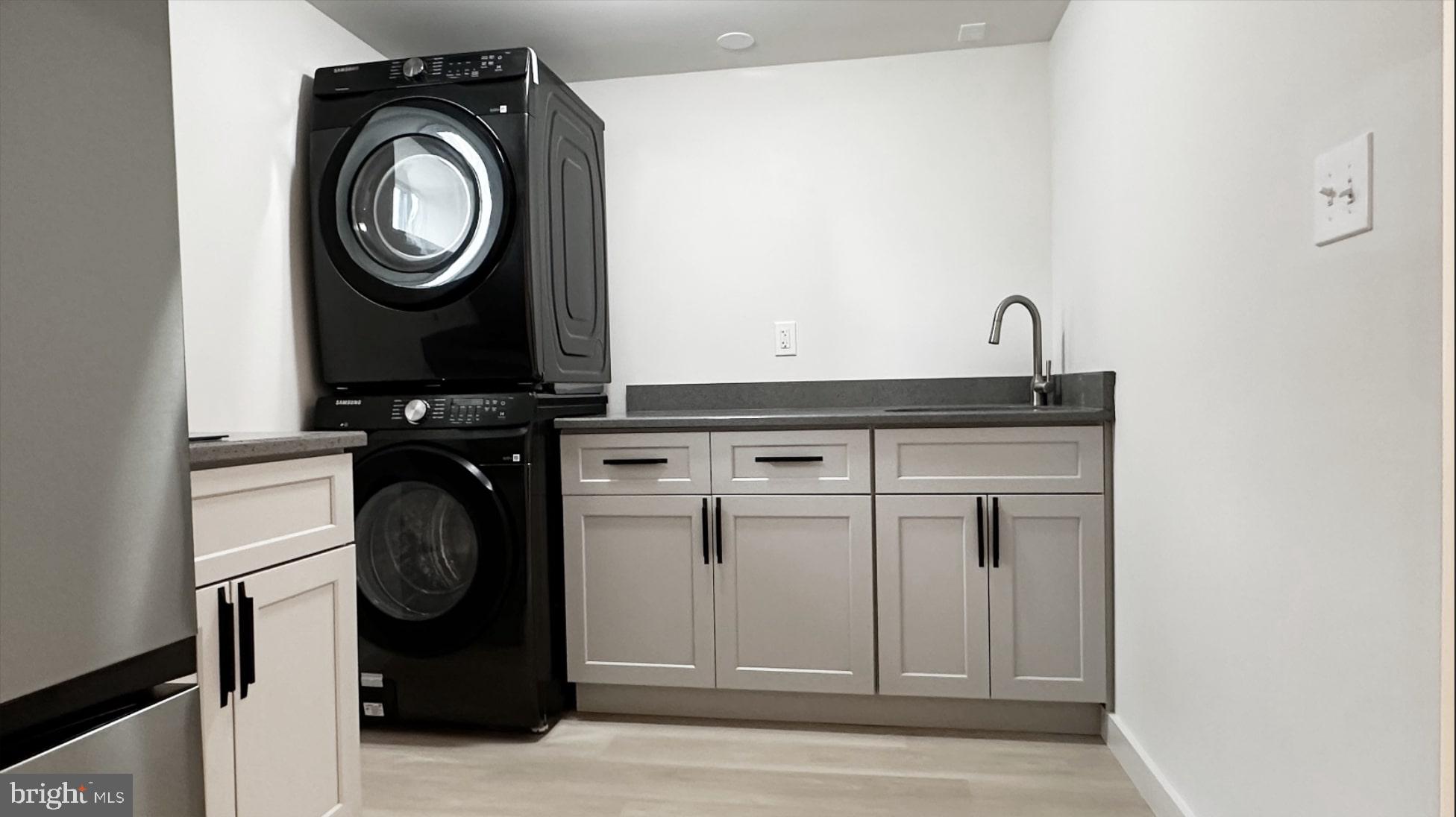 HARWOOD MANOR - Residential