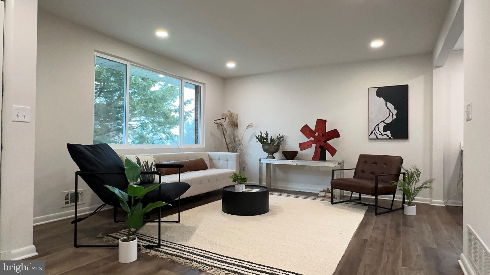 HARWOOD MANOR - Residential