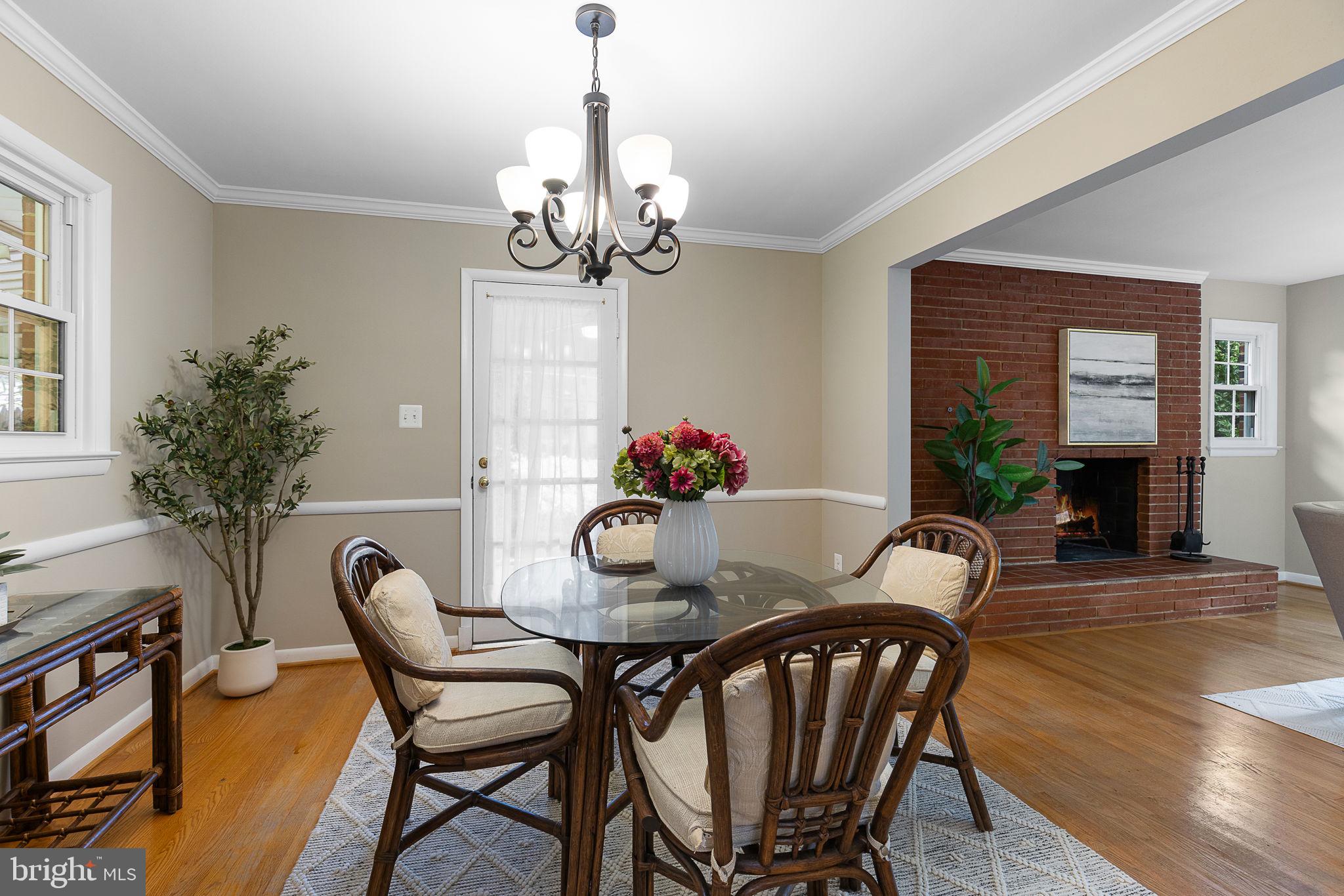 LAKE BARCROFT - Residential