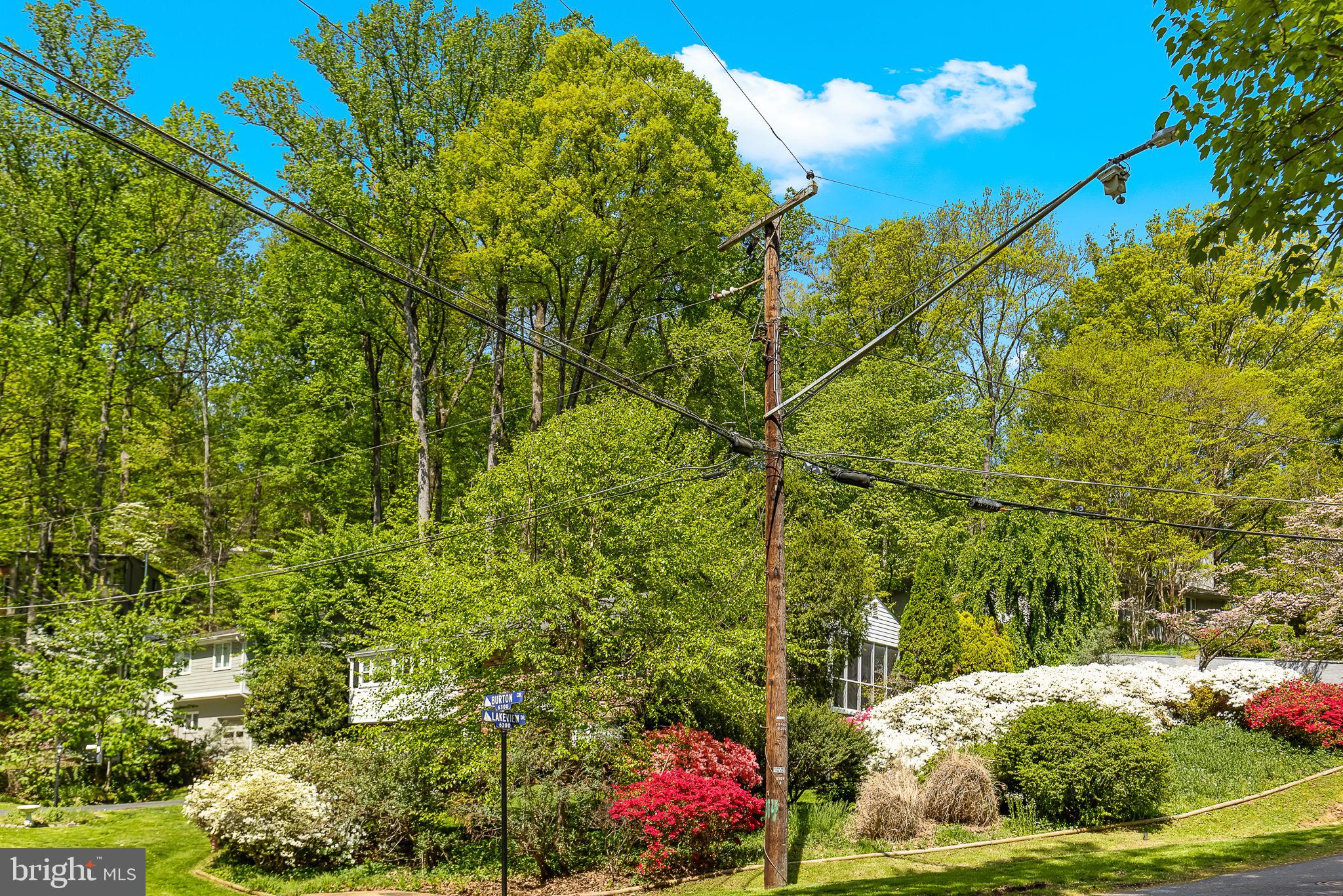 LAKE BARCROFT - Residential