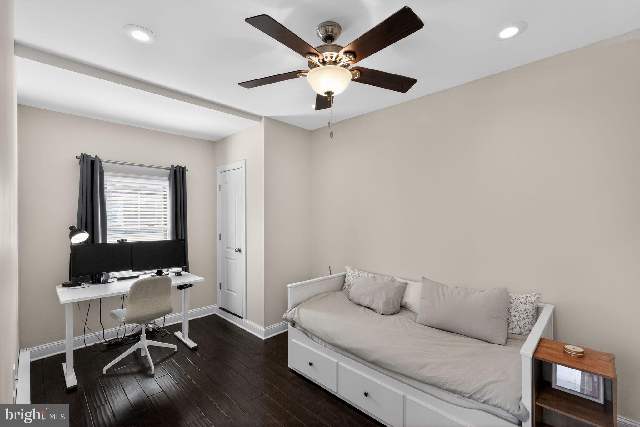 FAIRMOUNT - Residential