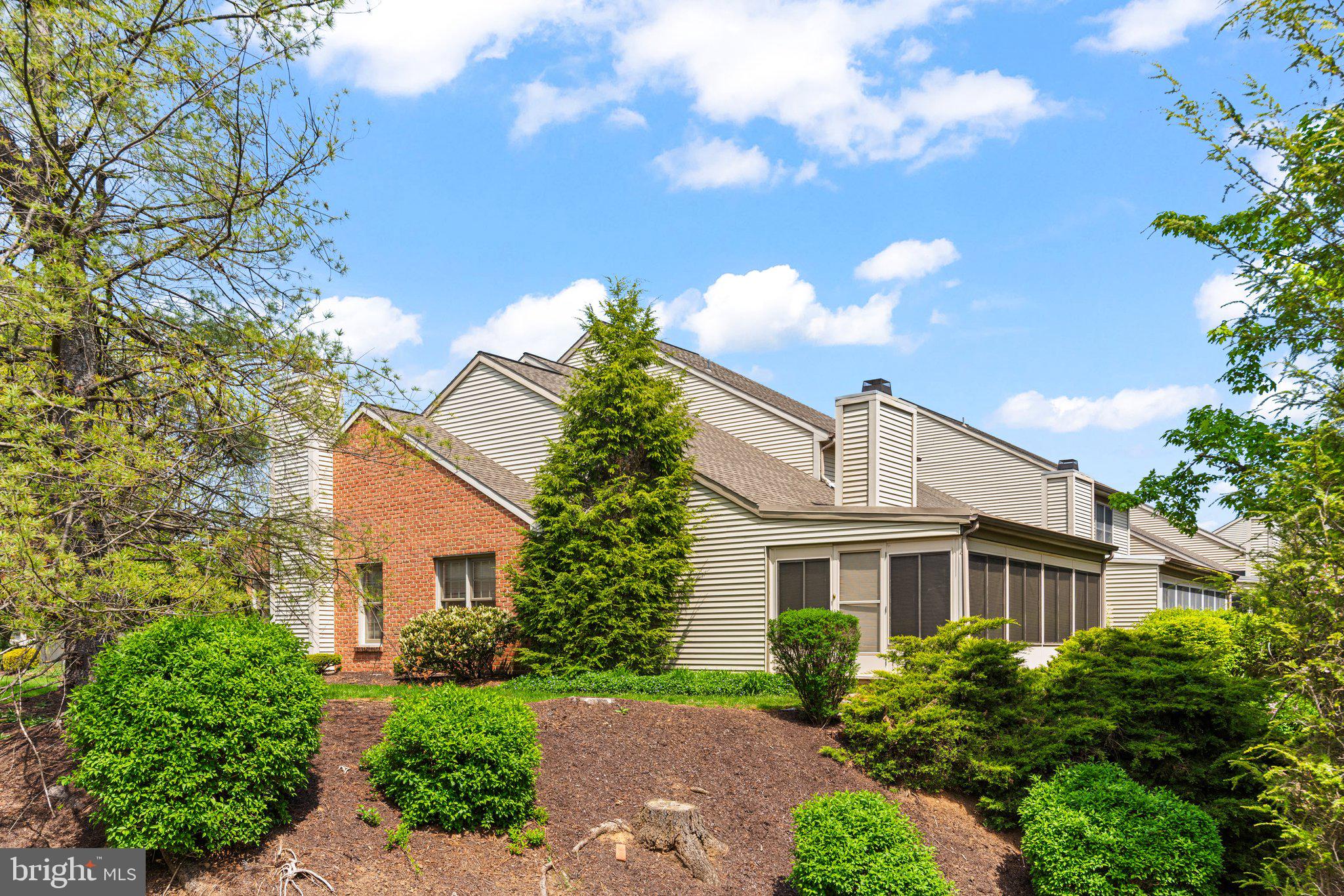 CAMBRIDGE COMMONS - Residential