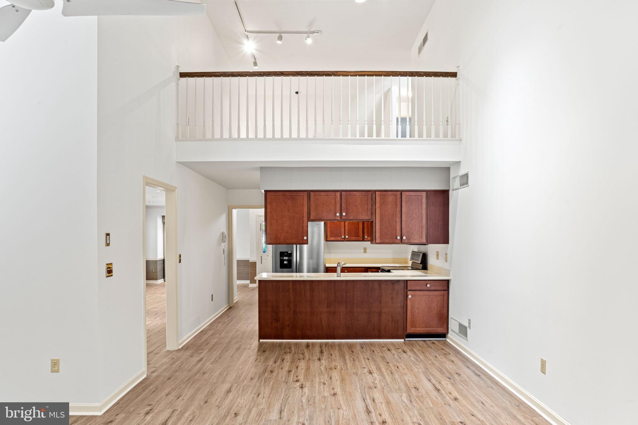 CAMBRIDGE COMMONS - Residential