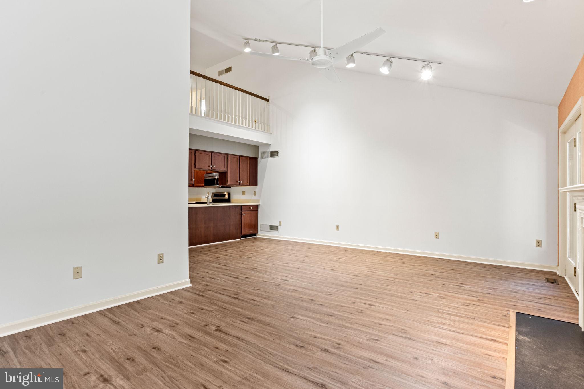 CAMBRIDGE COMMONS - Residential