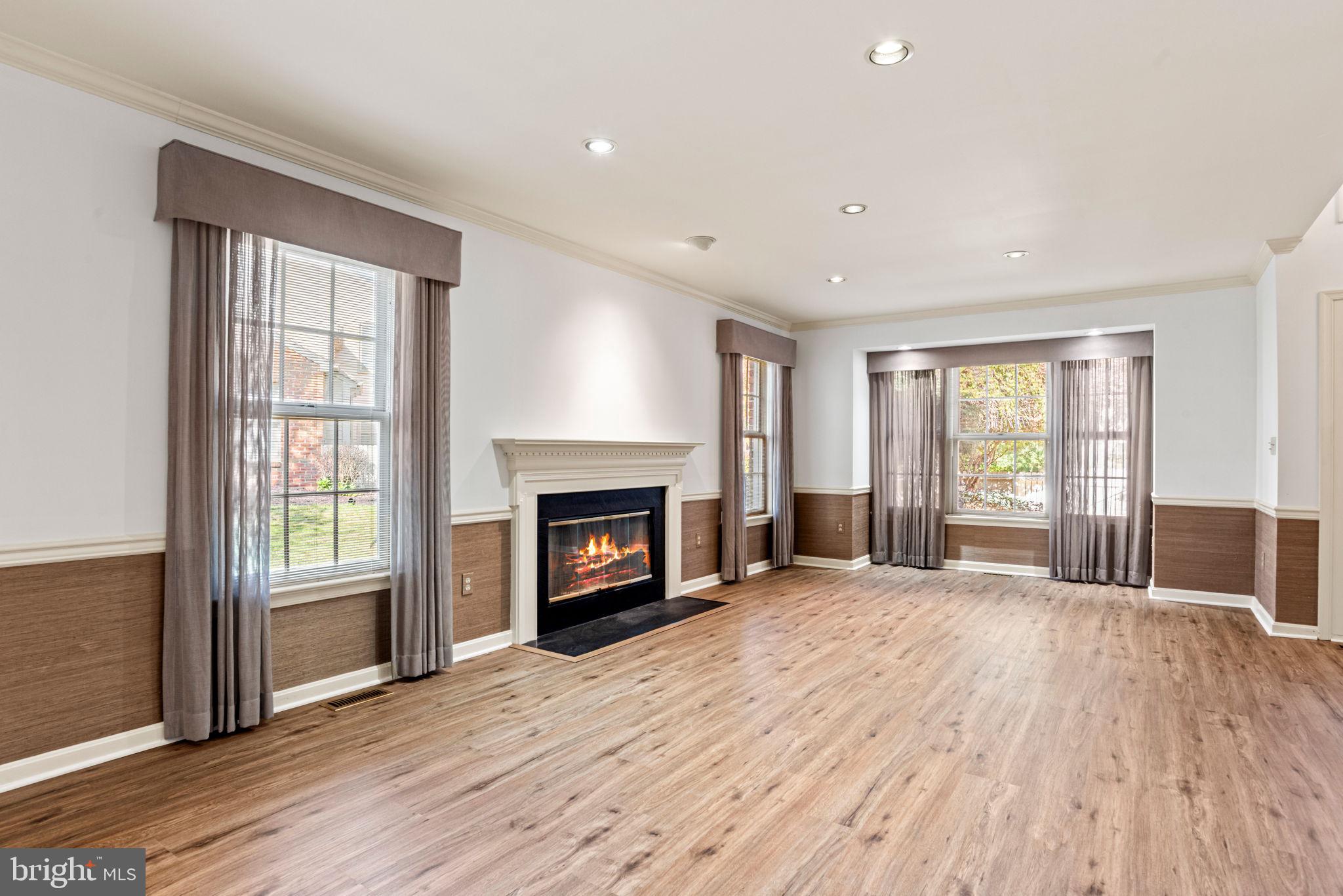 CAMBRIDGE COMMONS - Residential