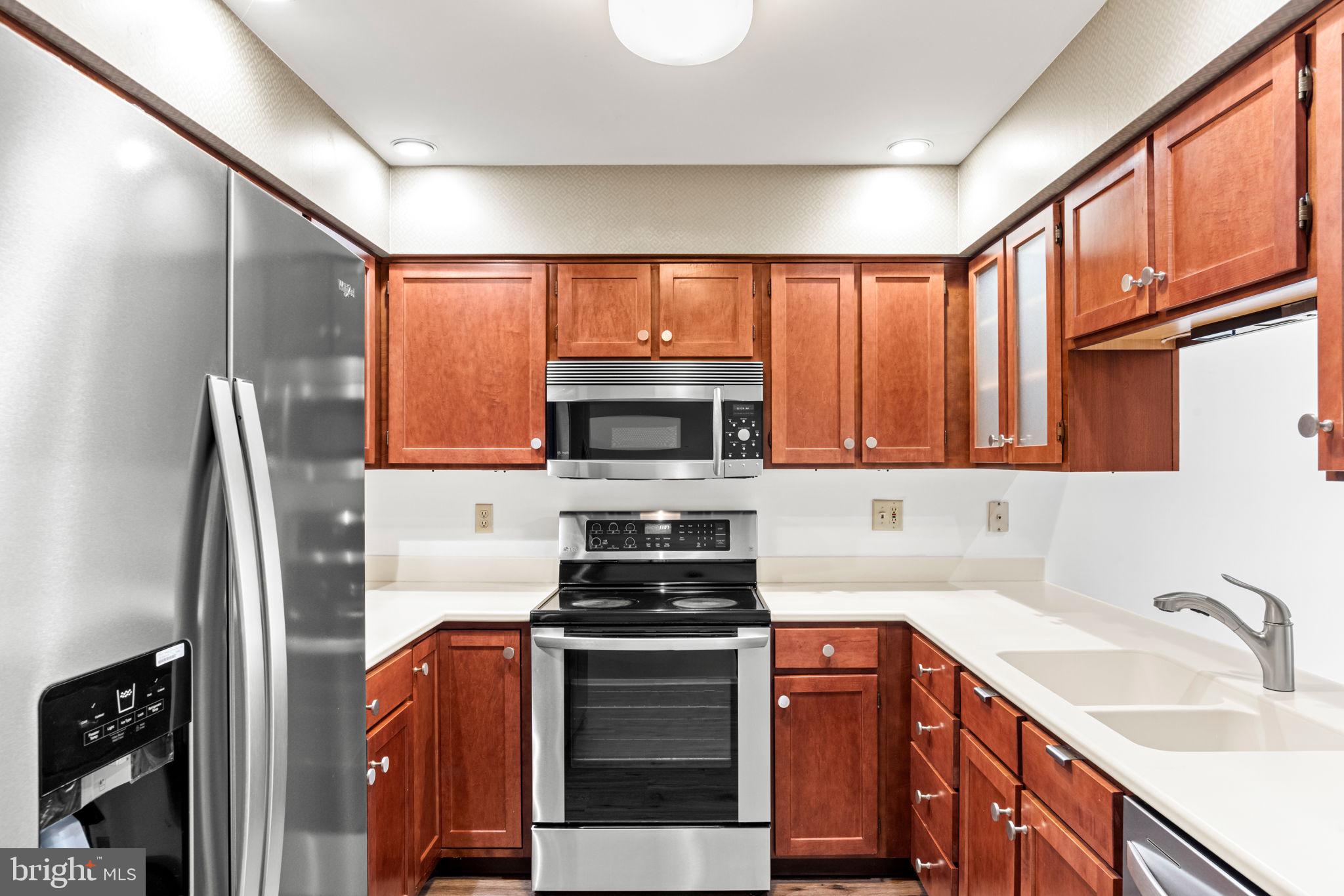 CAMBRIDGE COMMONS - Residential