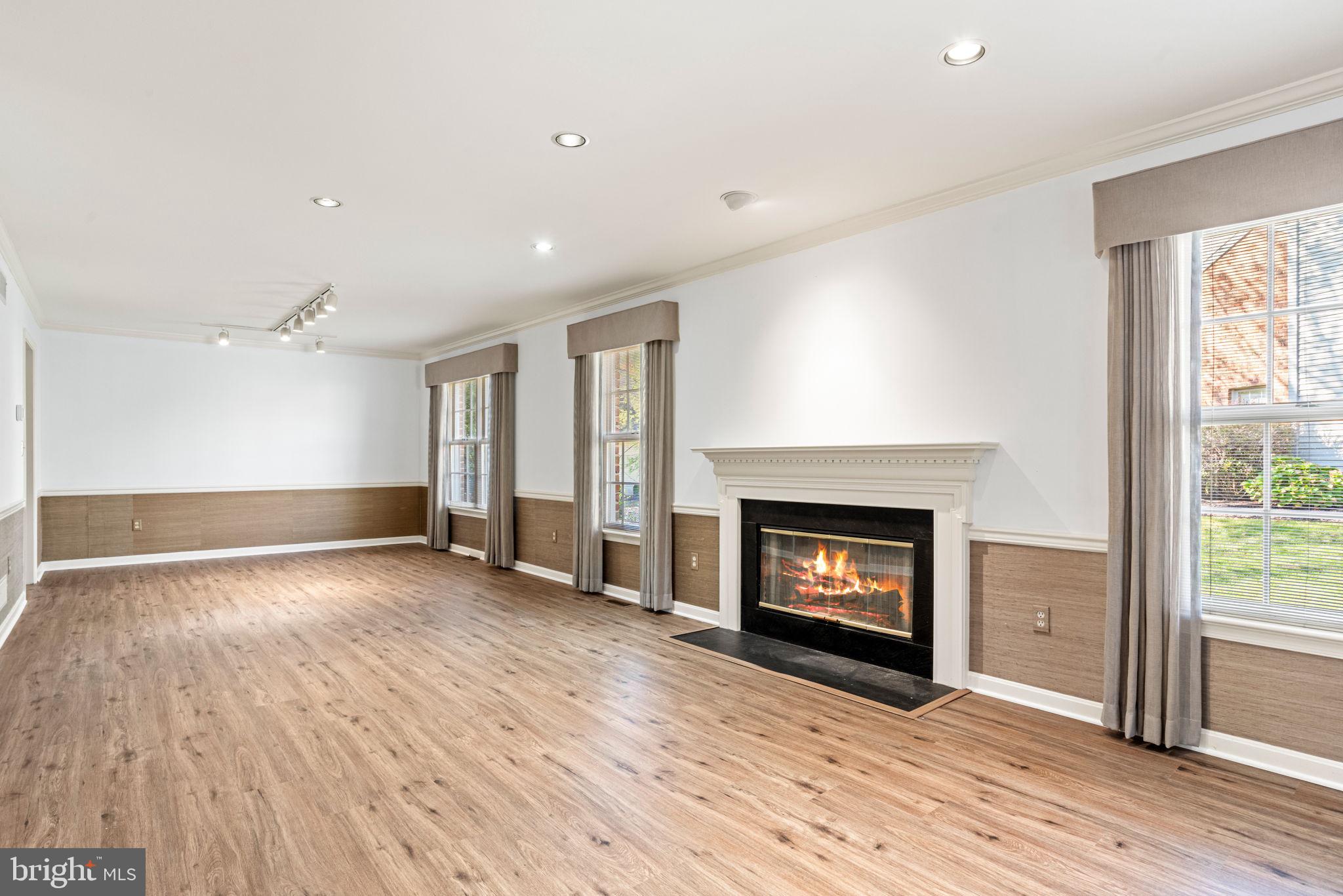 CAMBRIDGE COMMONS - Residential