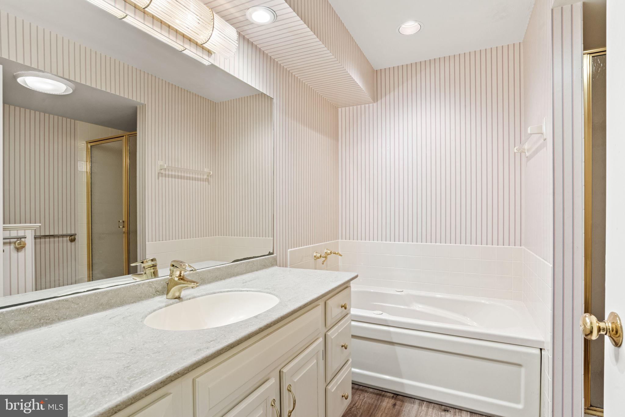 CAMBRIDGE COMMONS - Residential