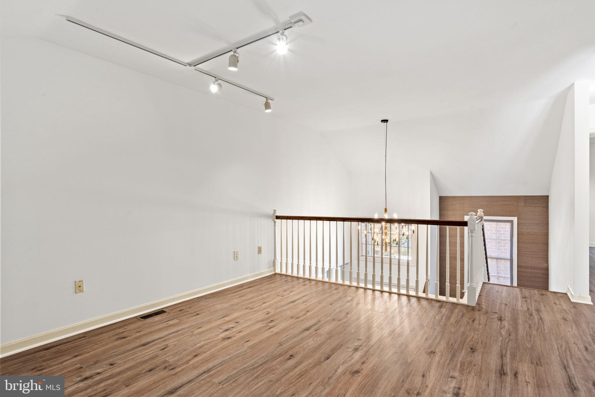 CAMBRIDGE COMMONS - Residential