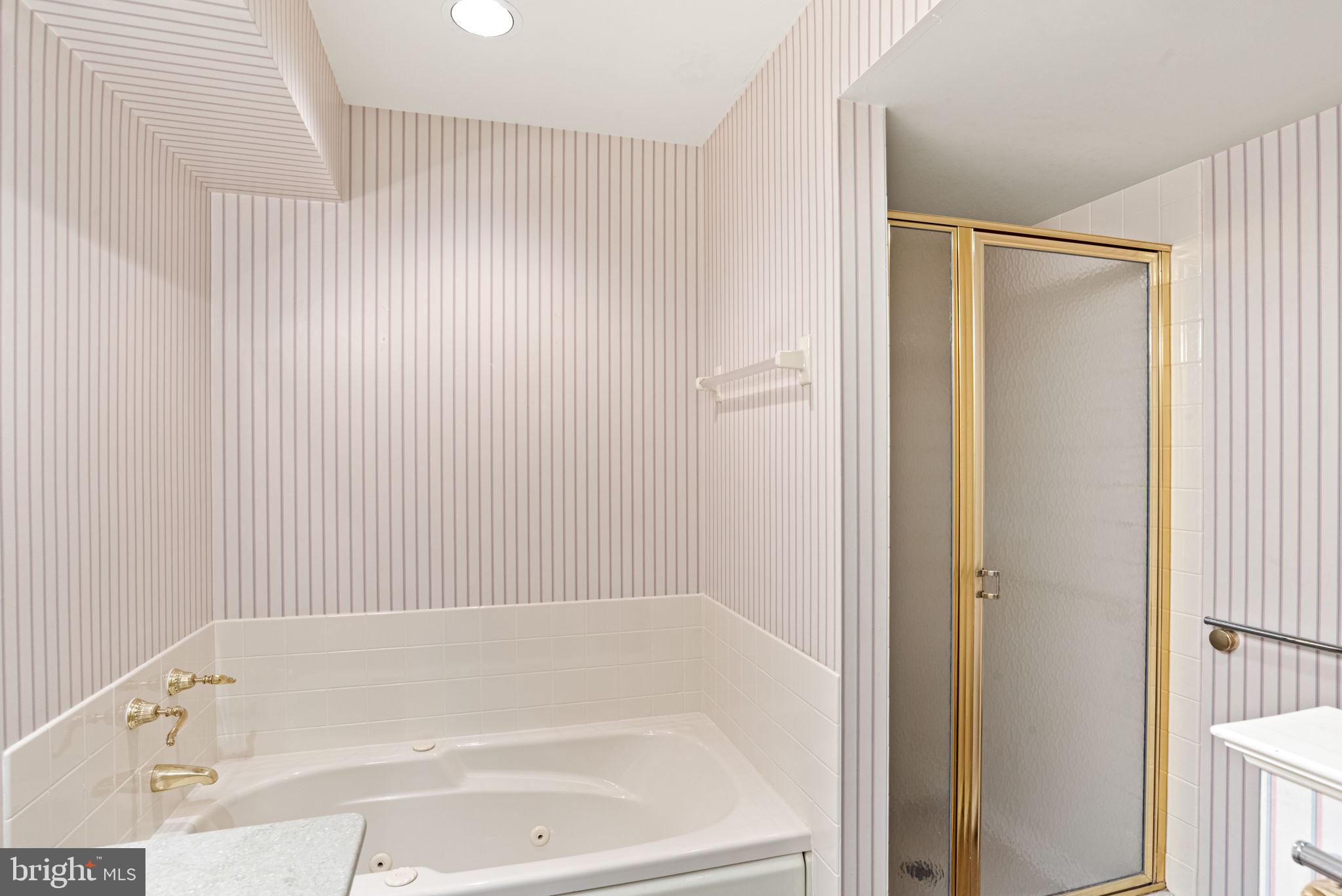 CAMBRIDGE COMMONS - Residential