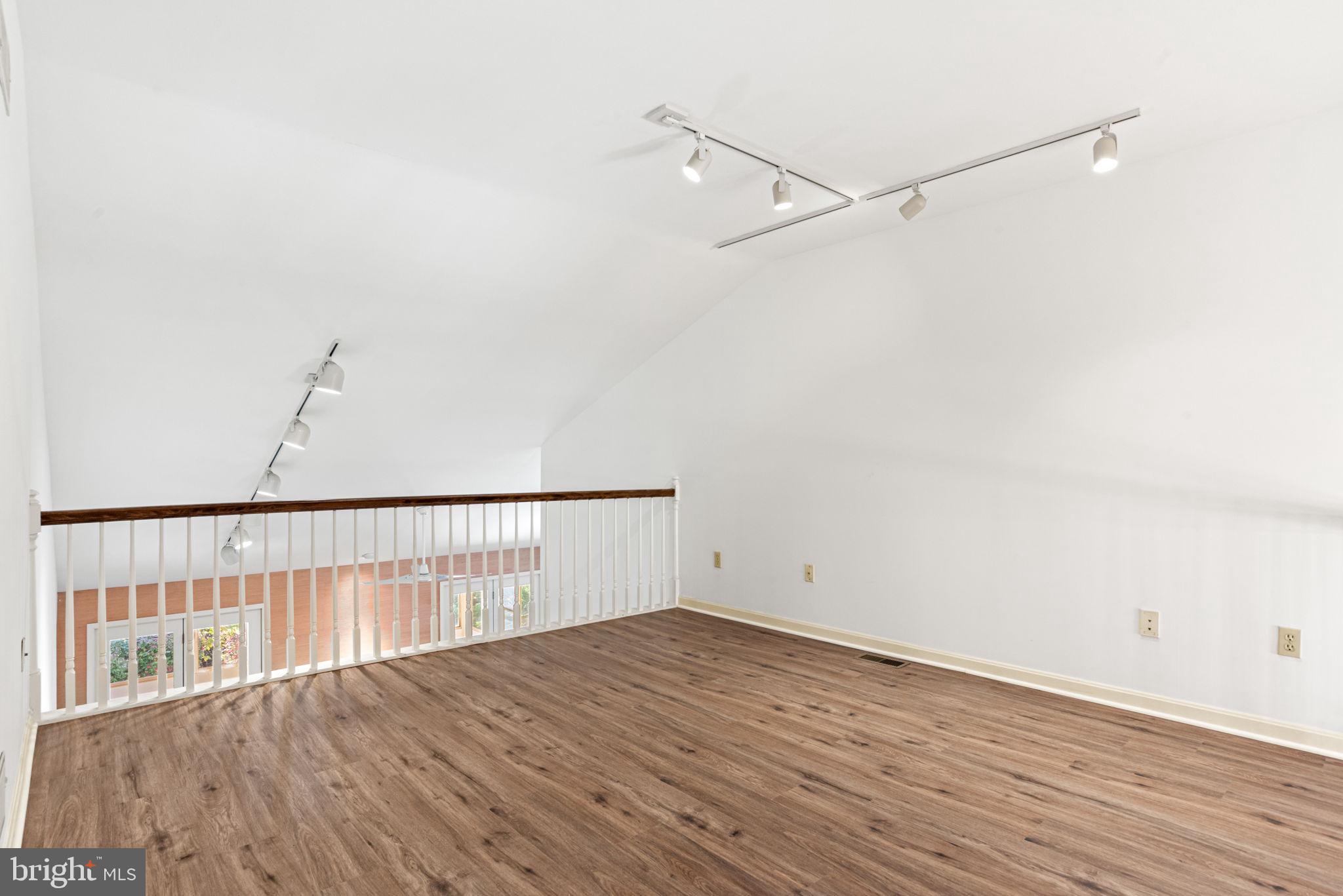 CAMBRIDGE COMMONS - Residential