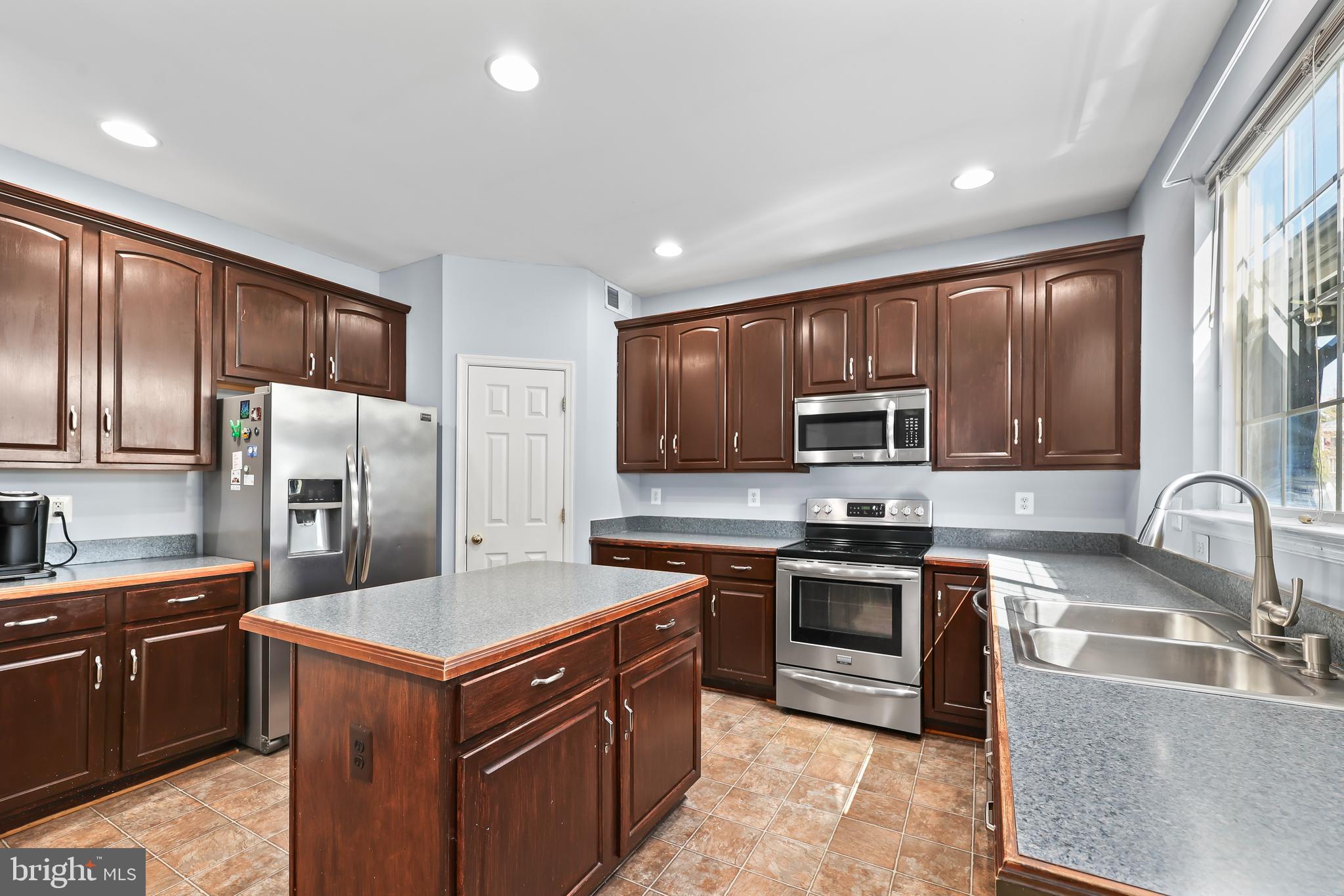 STRATFORD PLACE - Residential